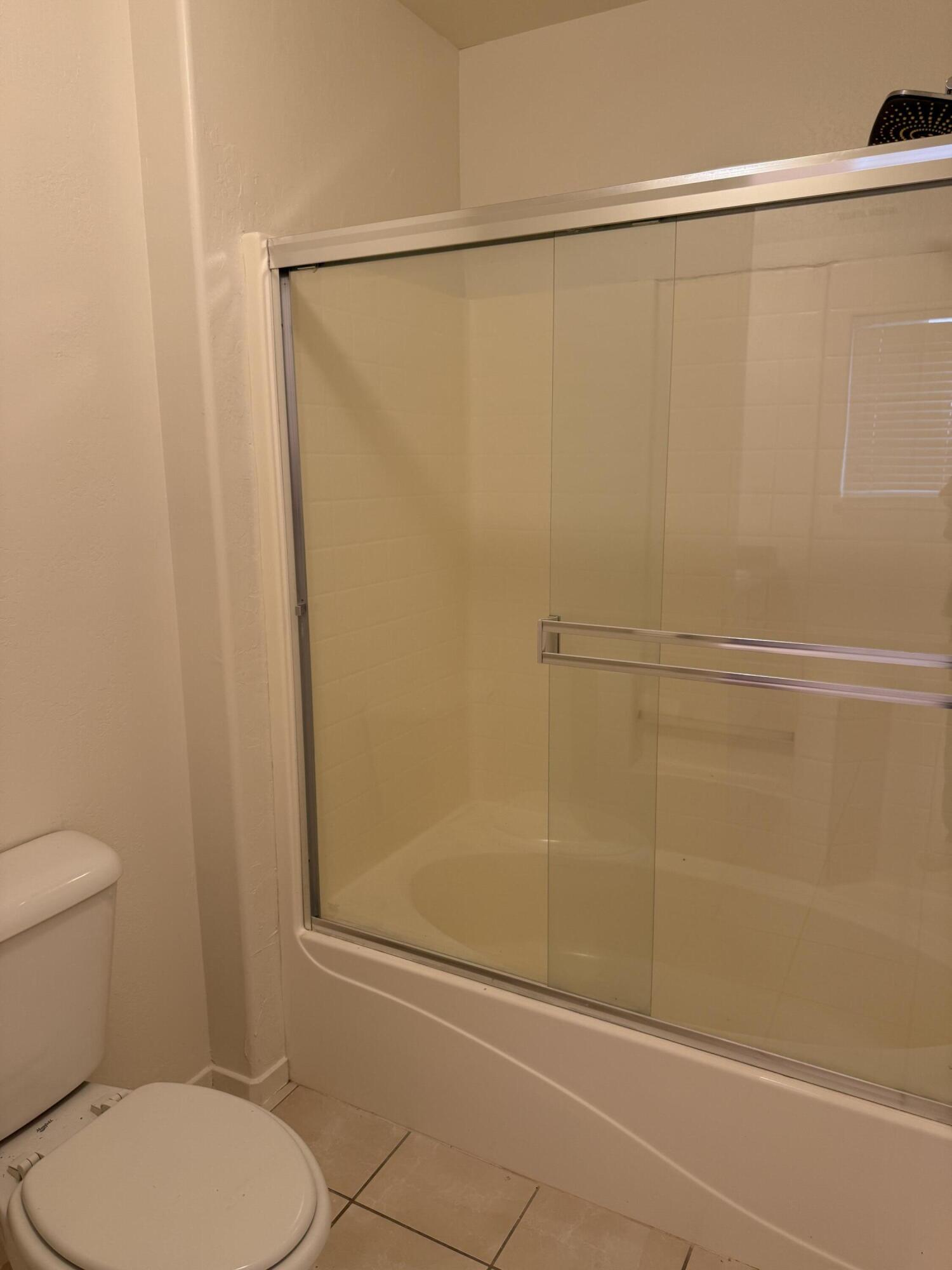 2020 W Bristol Ln, Hanford, CA 93230