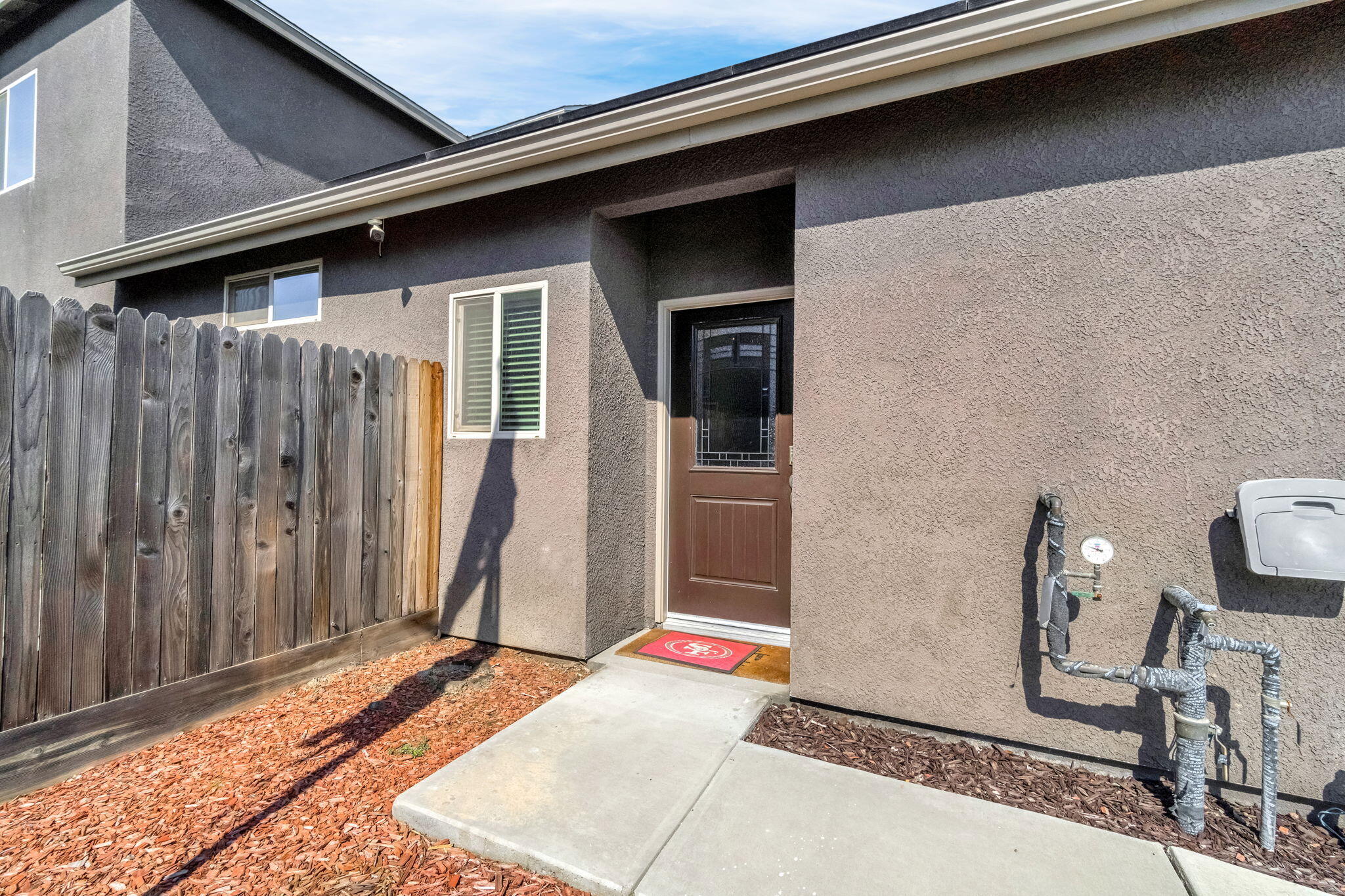 2425 N Divisadero St, Visalia, CA 93291