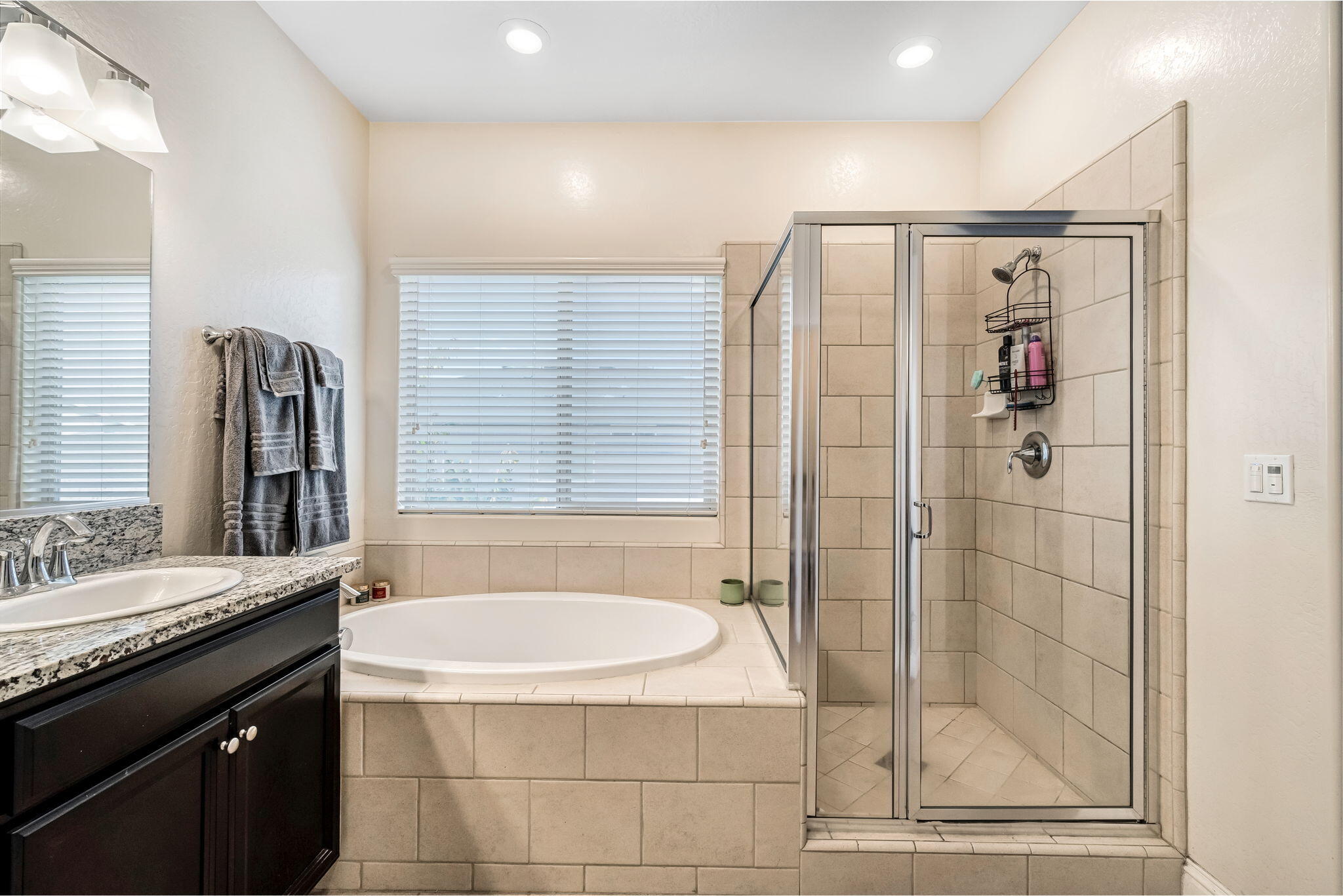 2425 N Divisadero St, Visalia, CA 93291