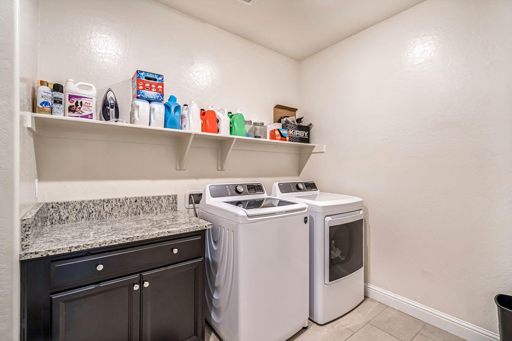 2425 N Divisadero St, Visalia, CA 93291