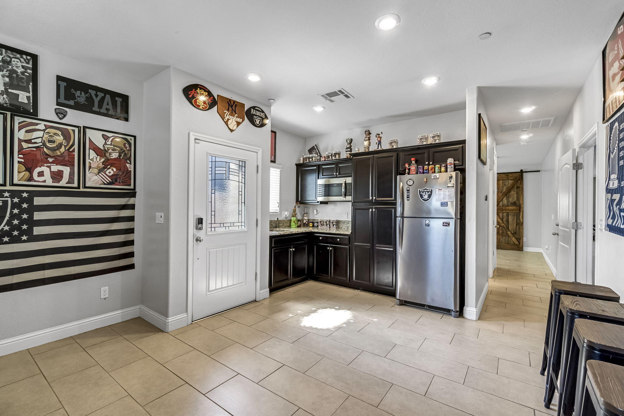 2425 N Divisadero St, Visalia, CA 93291