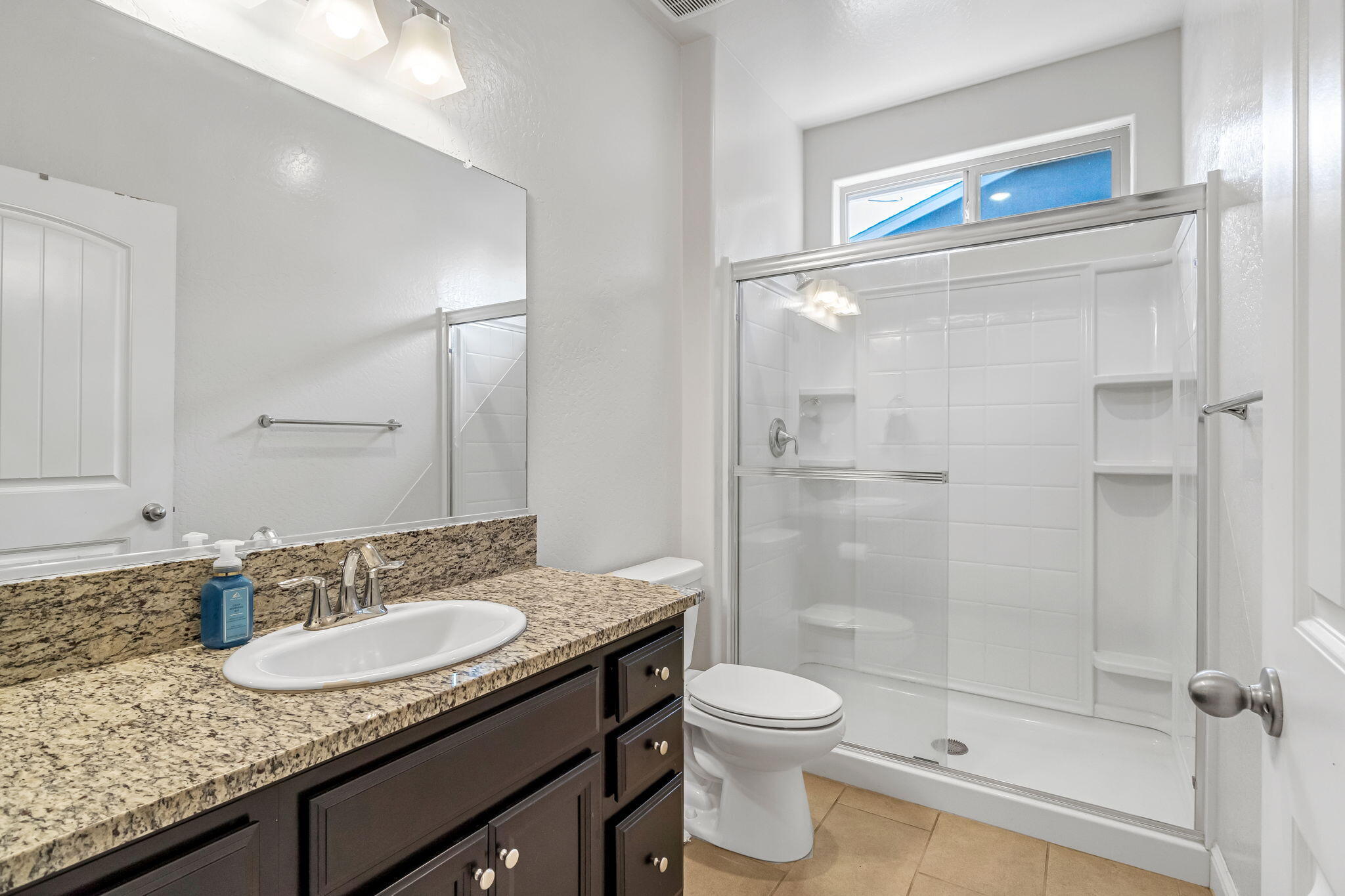 2425 N Divisadero St, Visalia, CA 93291