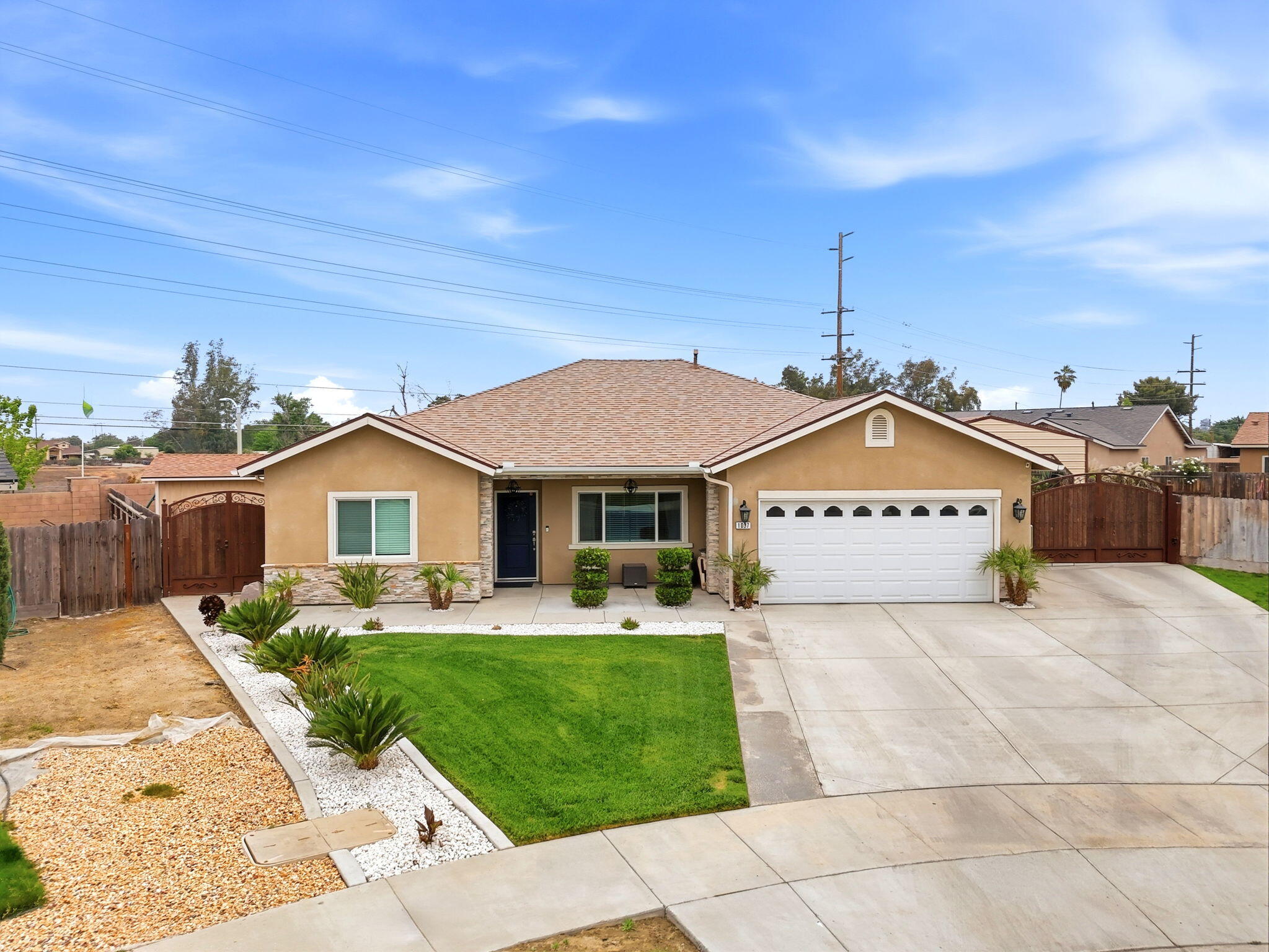 1037 Royal Oak St, Porterville, CA 93257