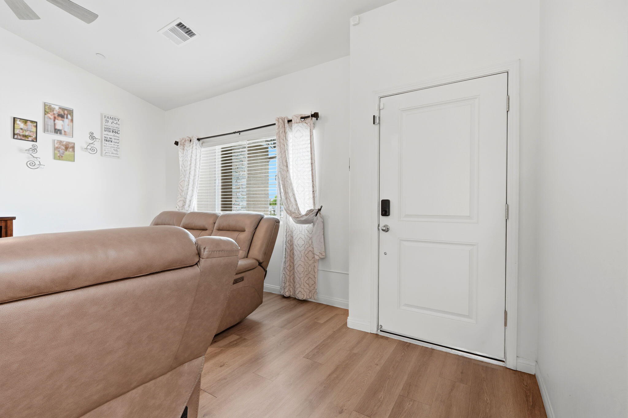 1037 Royal Oak St, Porterville, CA 93257