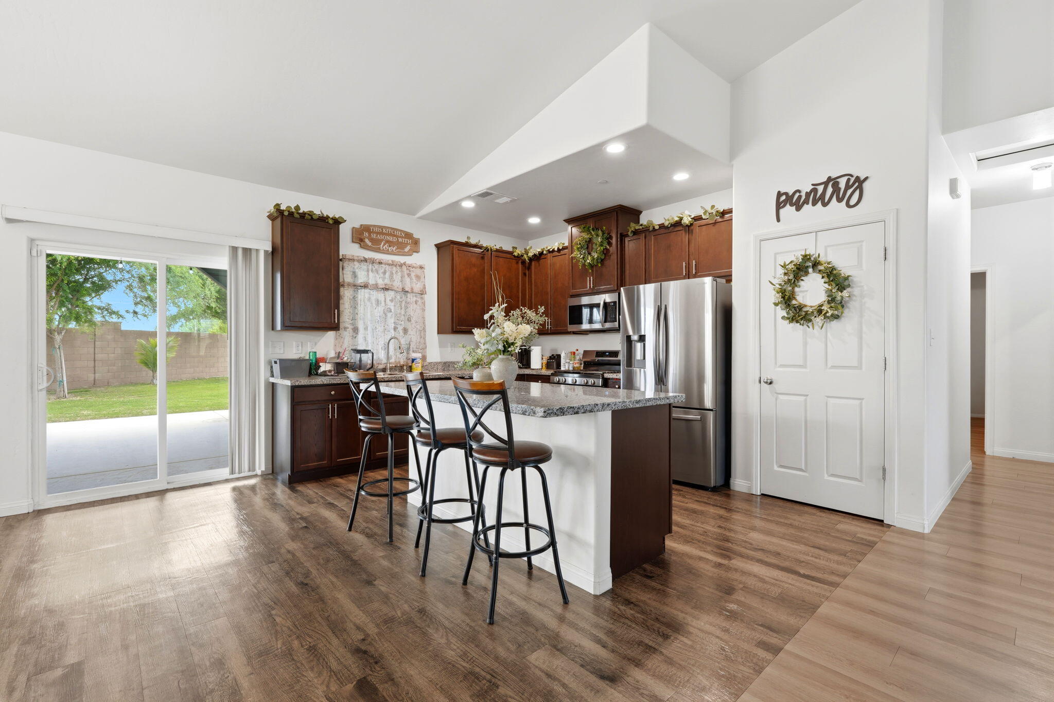 1037 Royal Oak St, Porterville, CA 93257