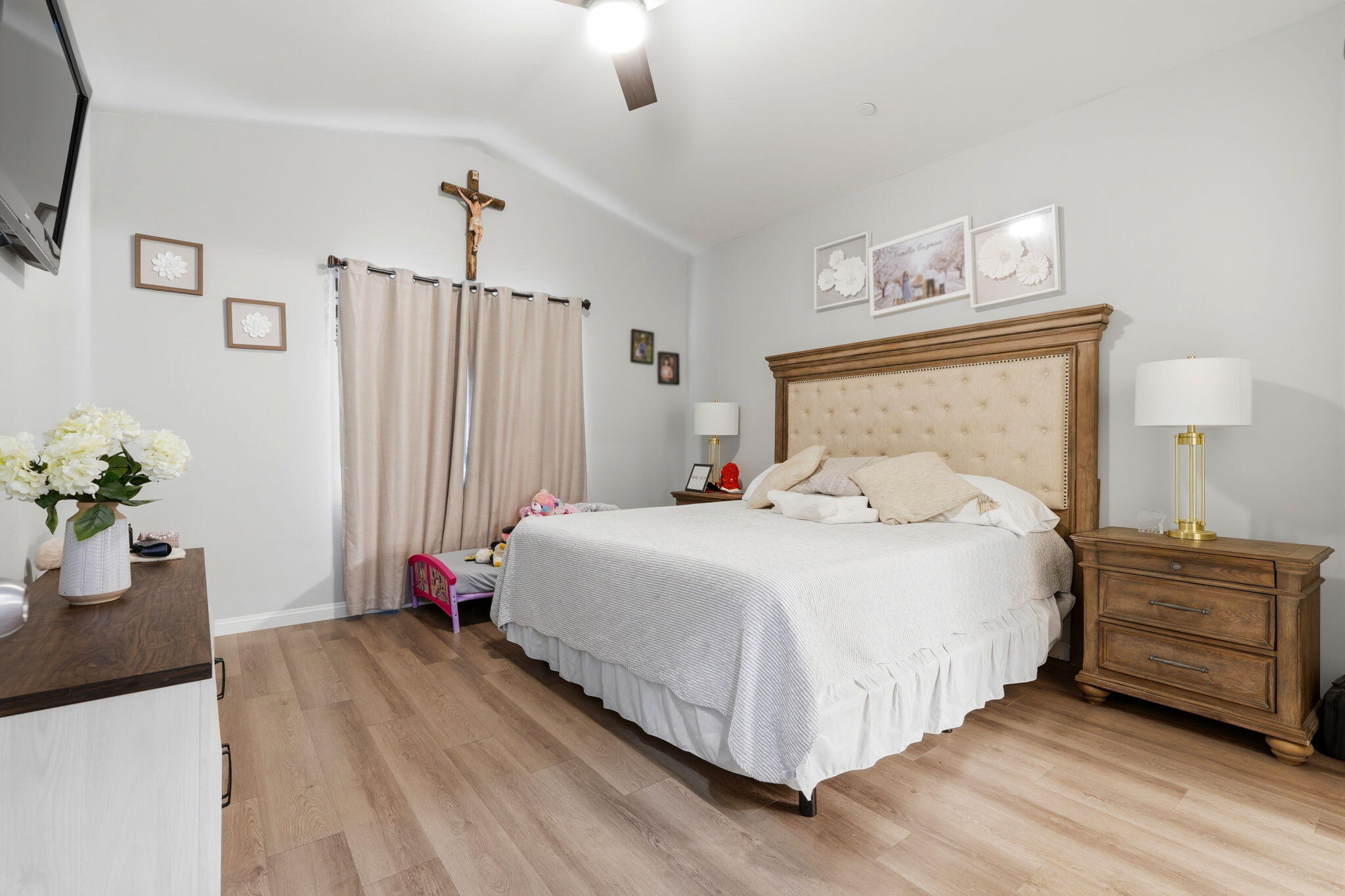 1037 Royal Oak St, Porterville, CA 93257