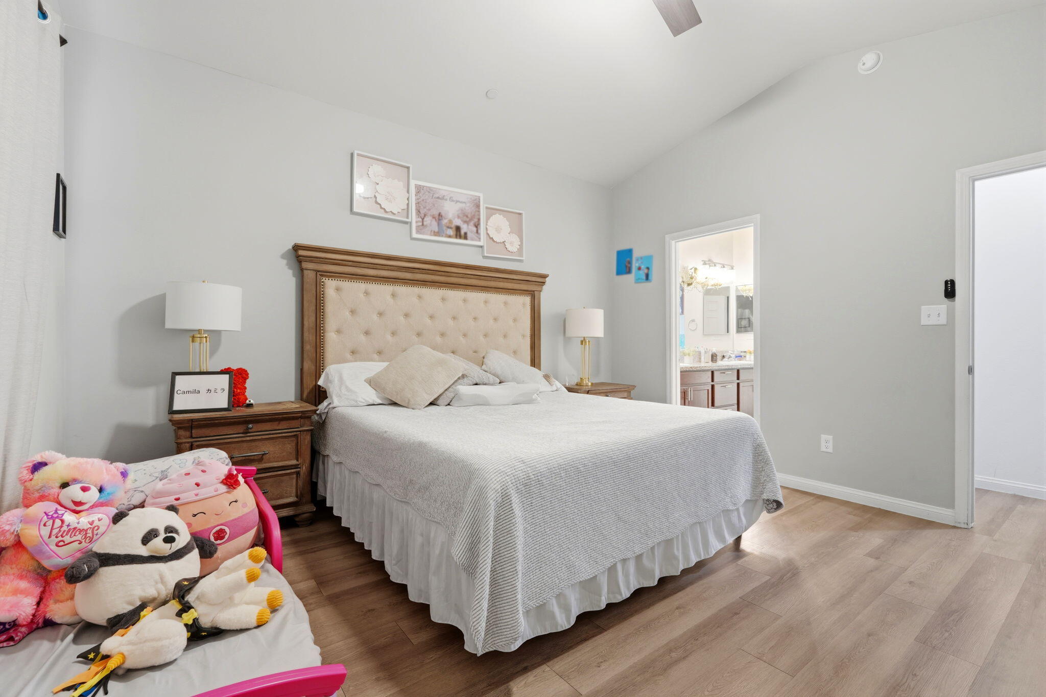 1037 Royal Oak St, Porterville, CA 93257