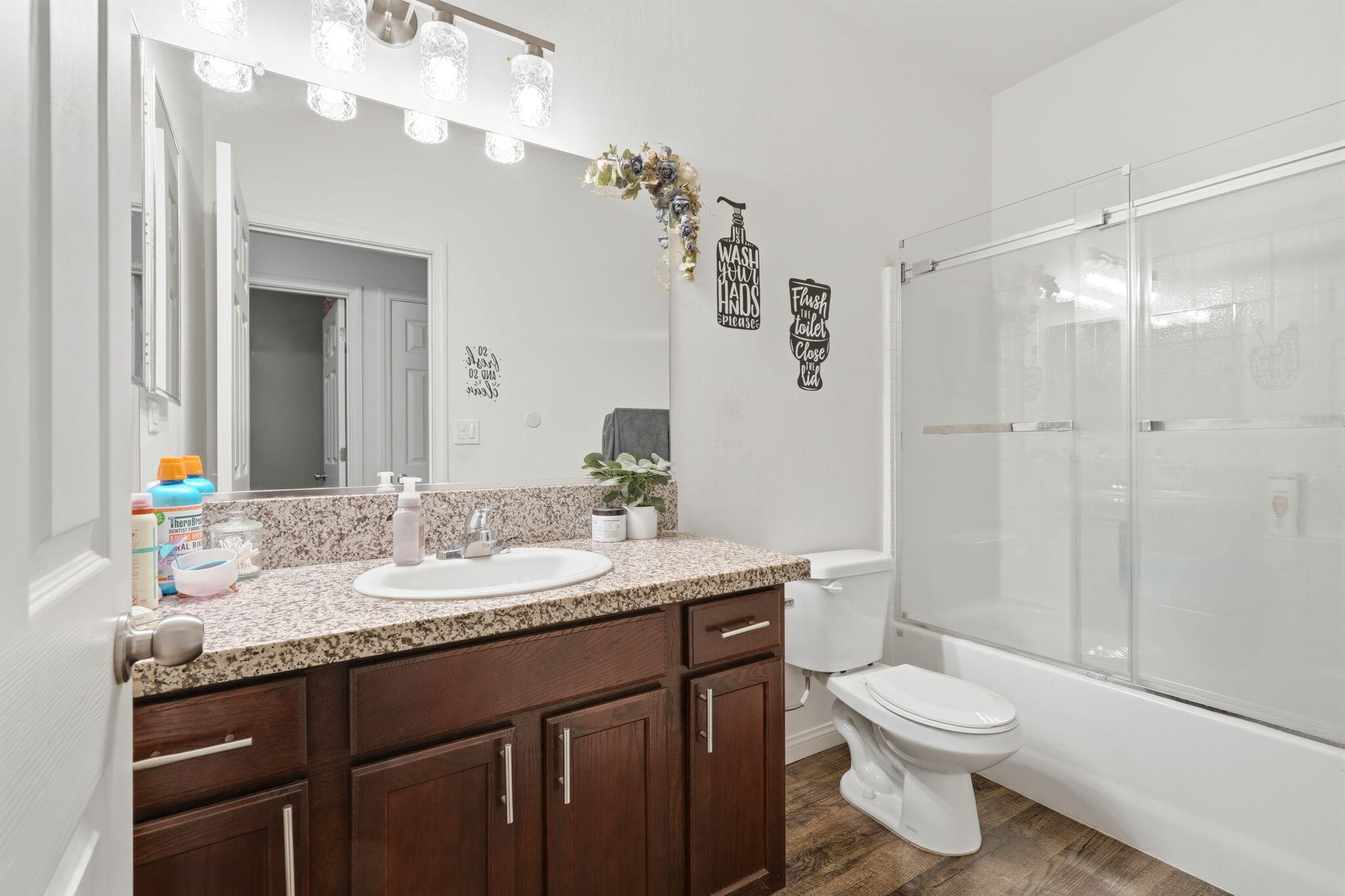 1037 Royal Oak St, Porterville, CA 93257