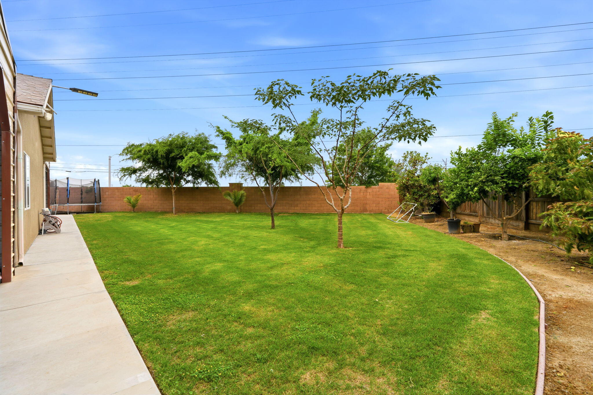 1037 Royal Oak St, Porterville, CA 93257