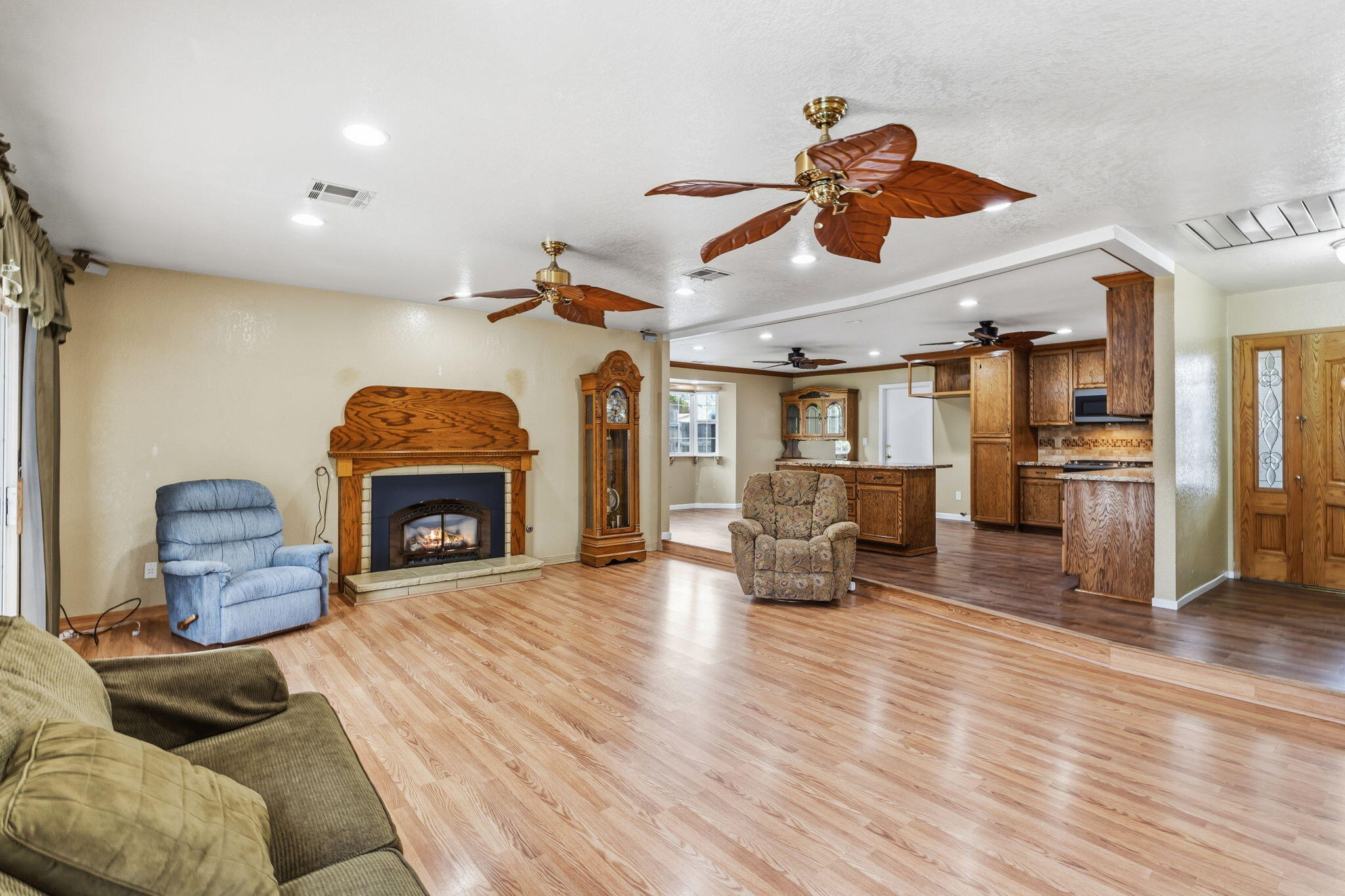 3349 W Cutler Ave, Visalia, CA 93277