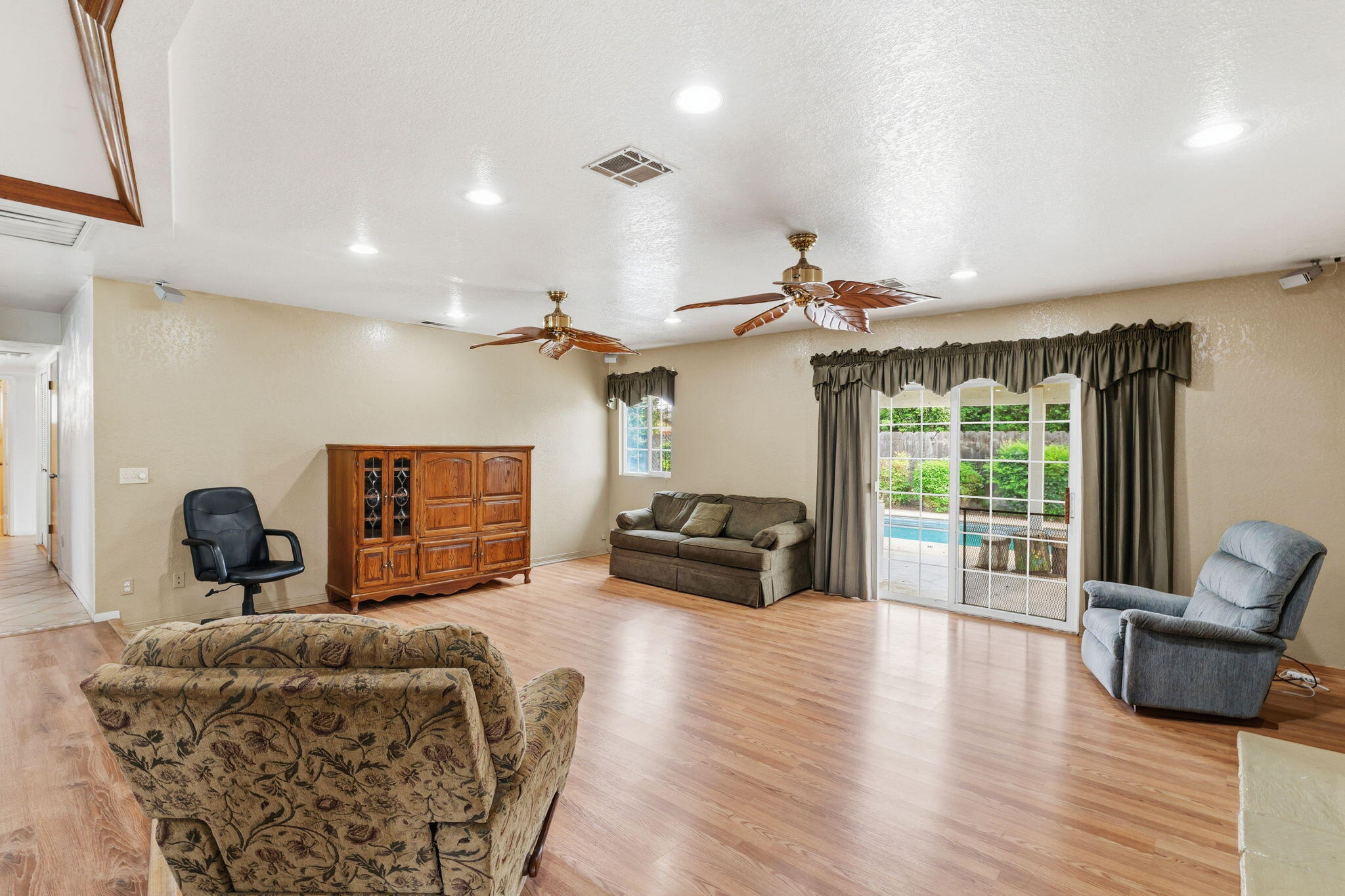 3349 W Cutler Ave, Visalia, CA 93277