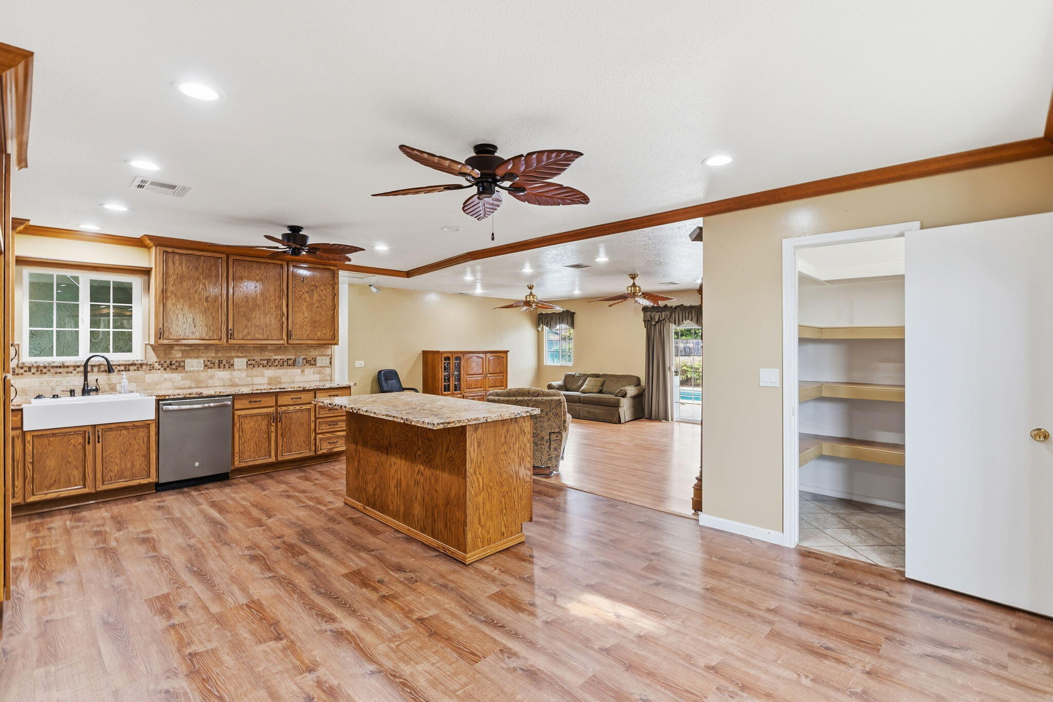 3349 W Cutler Ave, Visalia, CA 93277