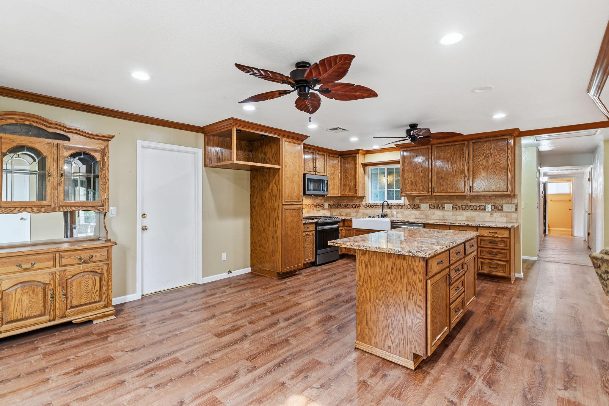 3349 W Cutler Ave, Visalia, CA 93277