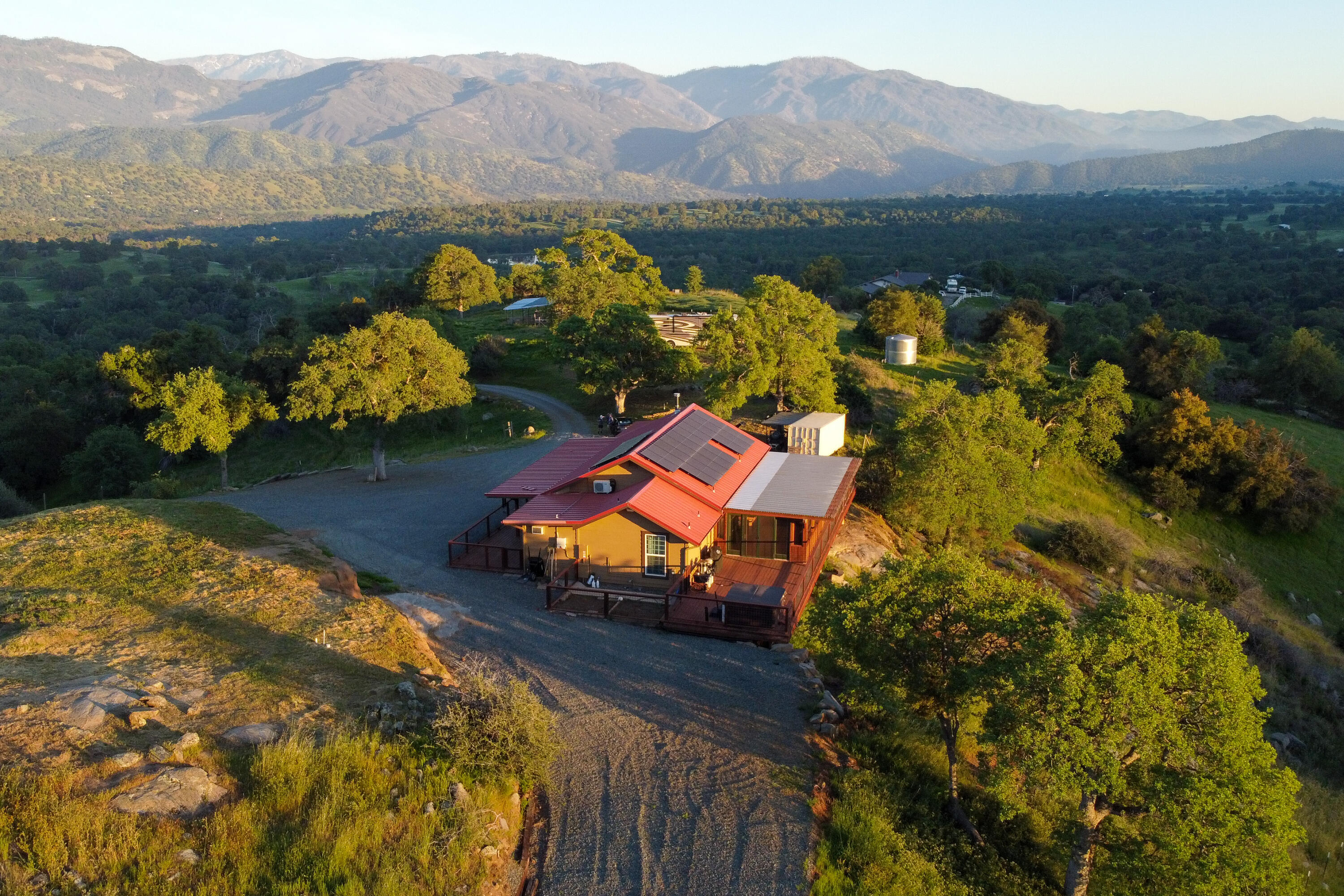 41652 Yokohl Valley Dr #A, Springville, CA 93265