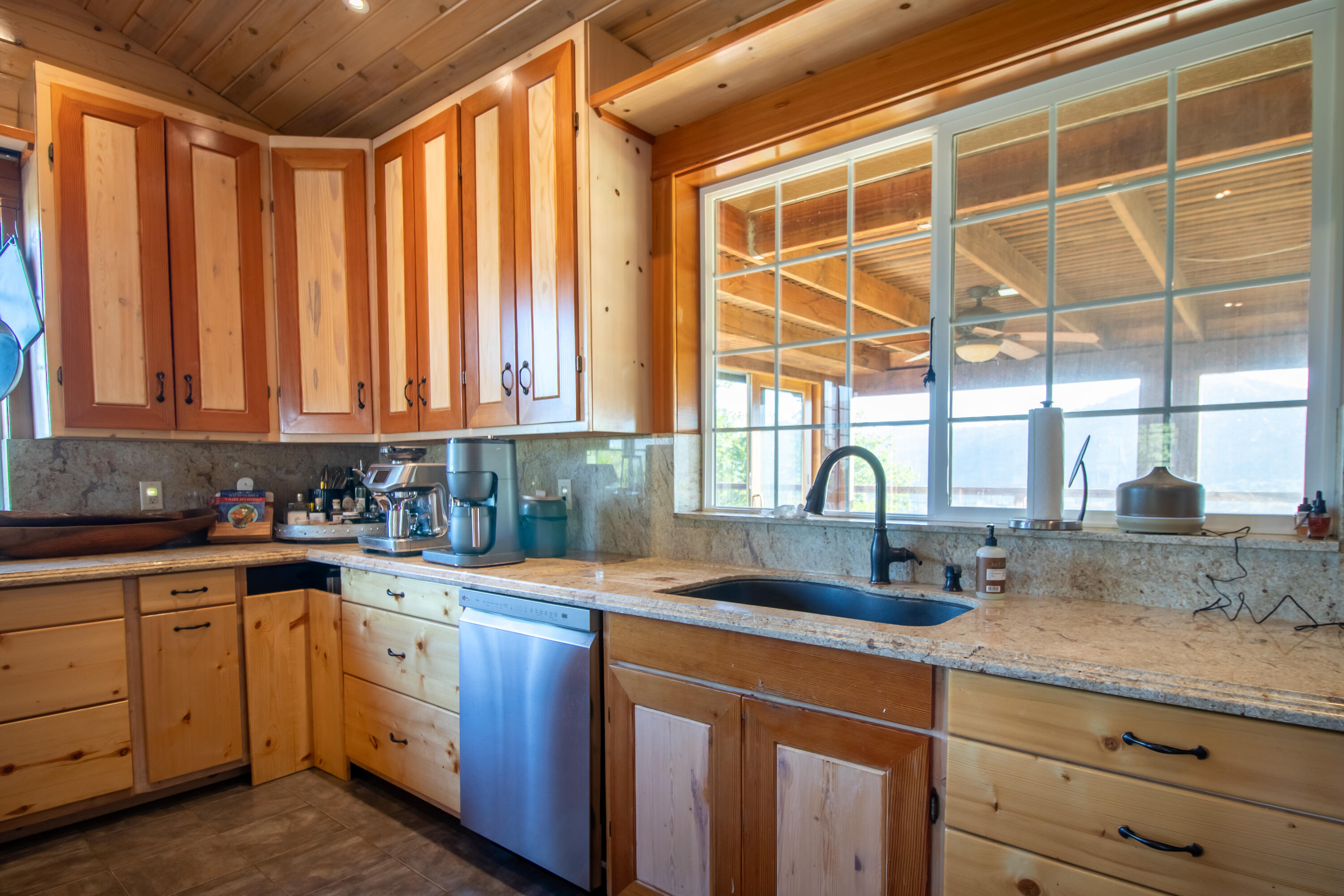 41652 Yokohl Valley Dr #A, Springville, CA 93265