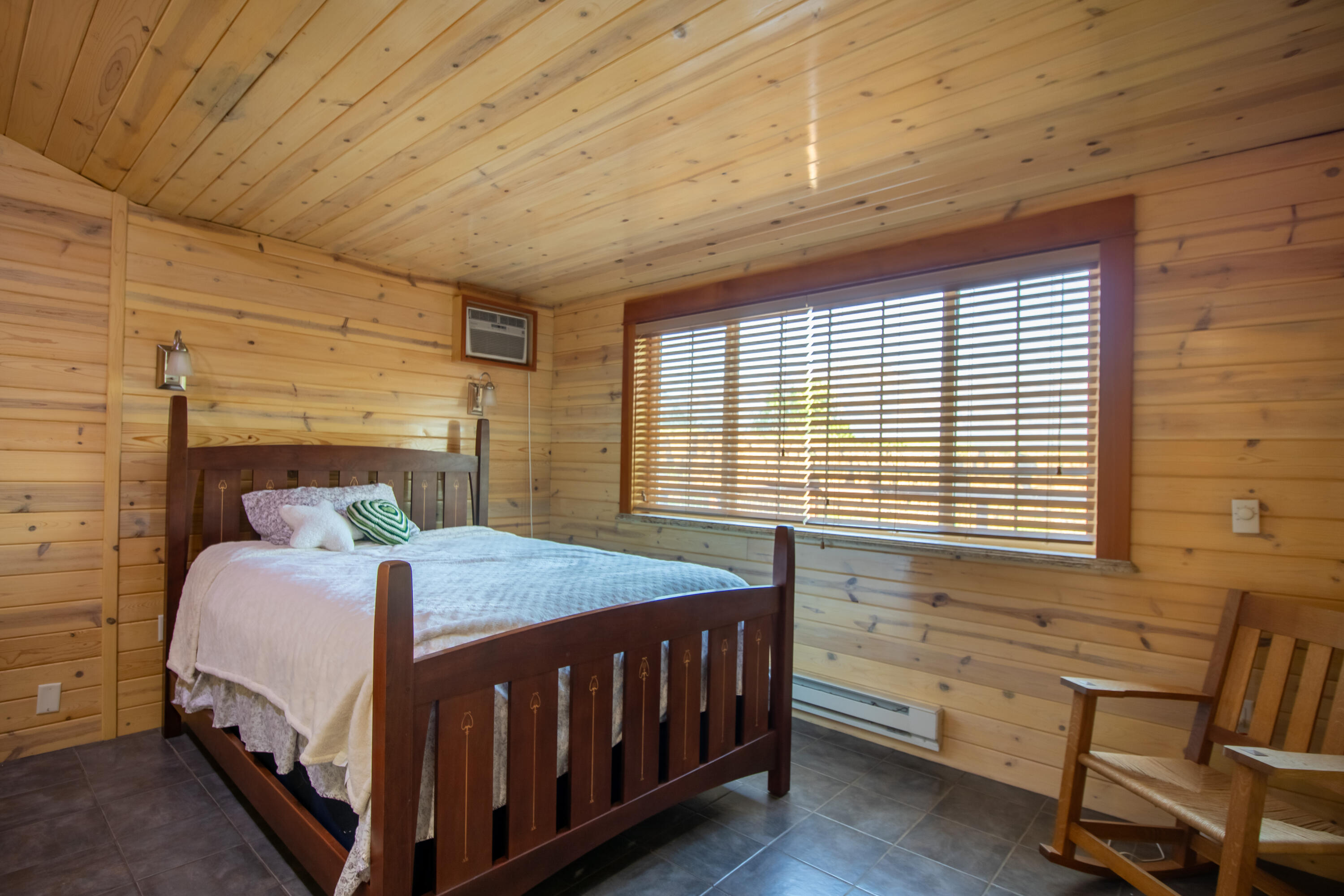 41652 Yokohl Valley Dr #A, Springville, CA 93265