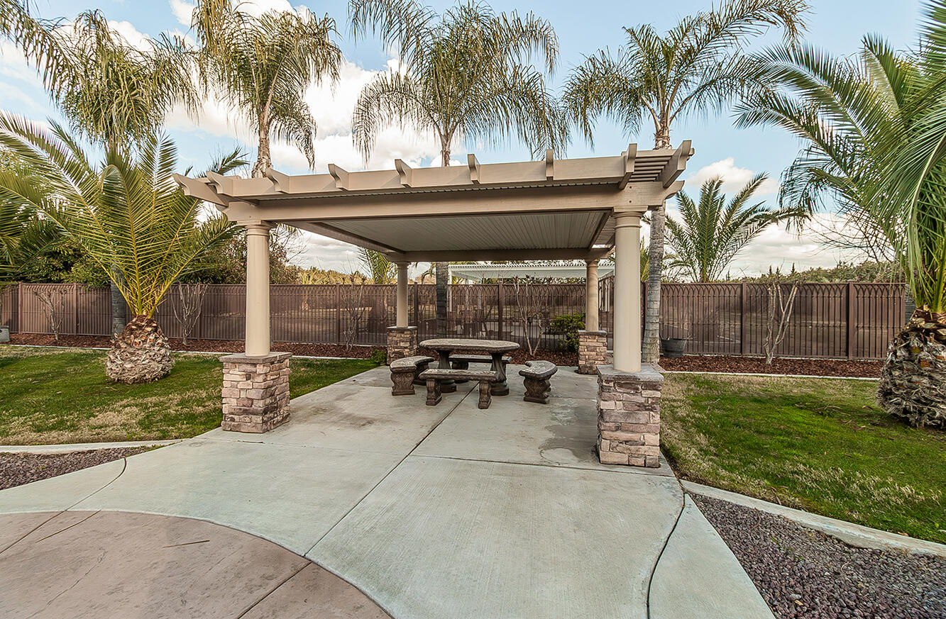 7010 S Frankwood Ave, Reedley, CA 93654