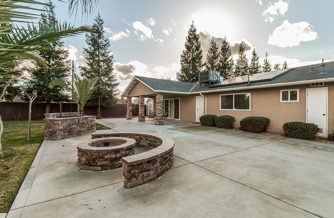 7010 S Frankwood Ave, Reedley, CA 93654