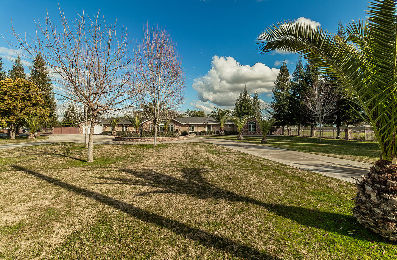 7010 S Frankwood Ave, Reedley, CA 93654