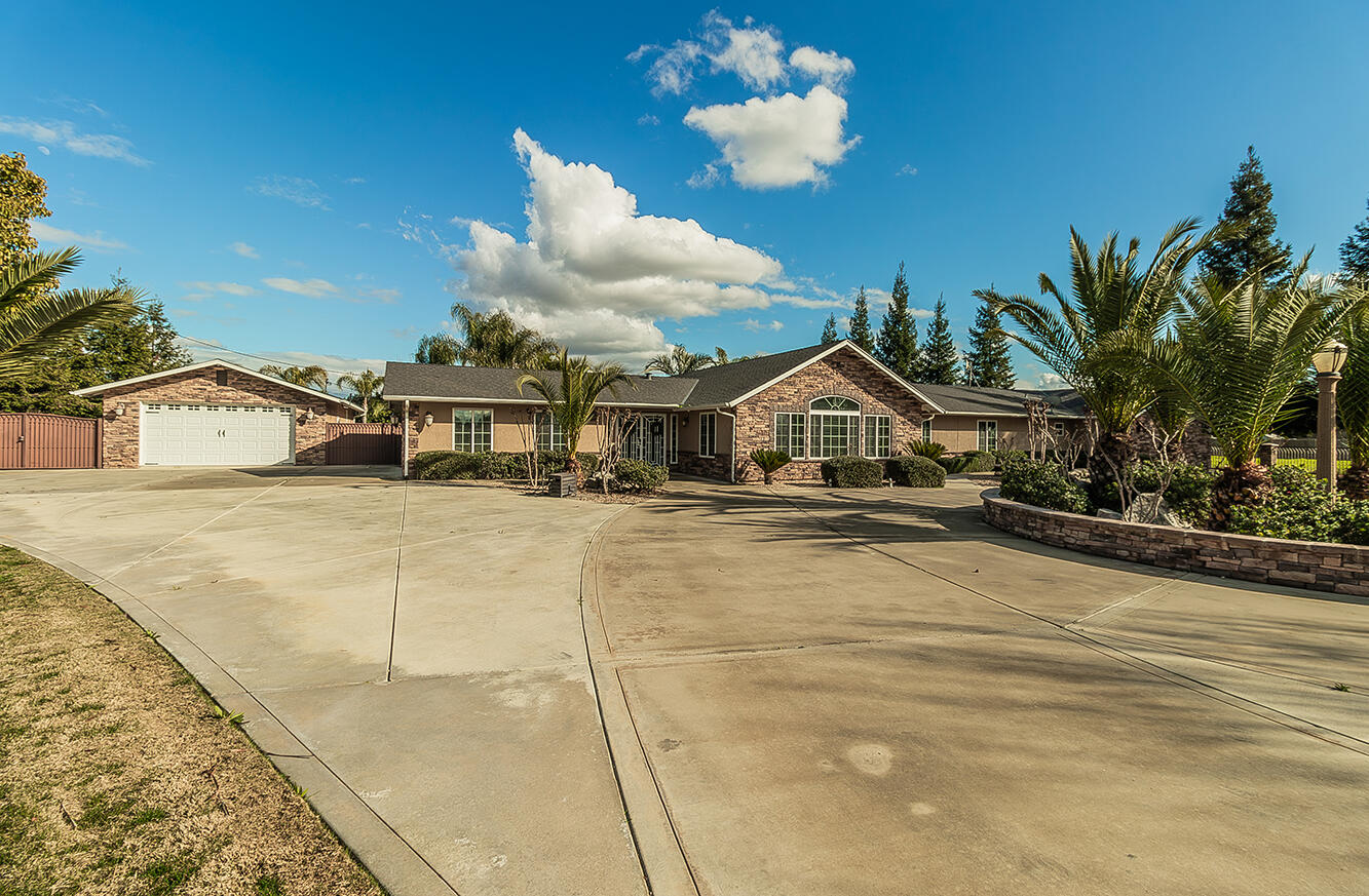 7010 S Frankwood Ave, Reedley, CA 93654