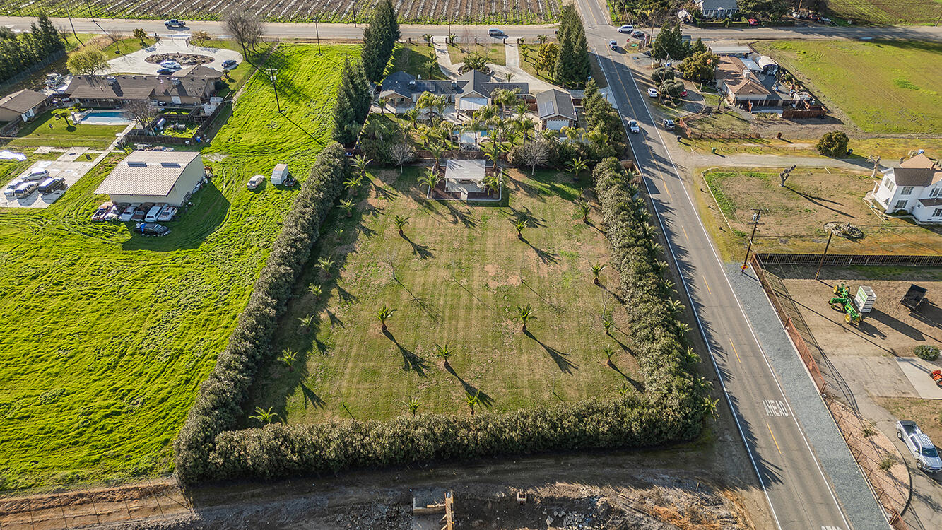 7010 S Frankwood Ave, Reedley, CA 93654