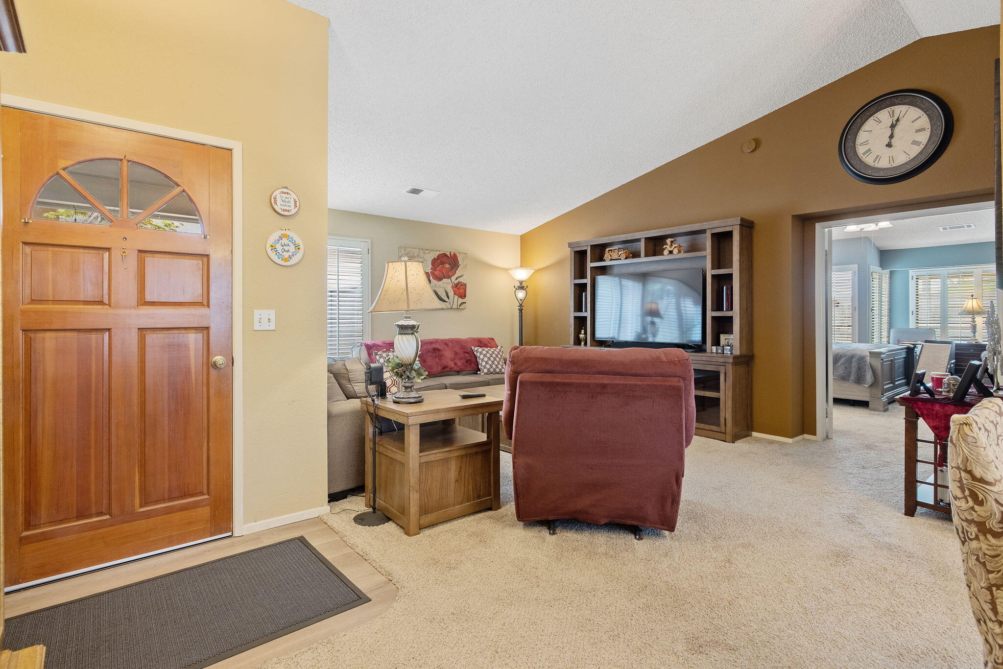 1443 E Vassar Dr, Visalia, CA 93292