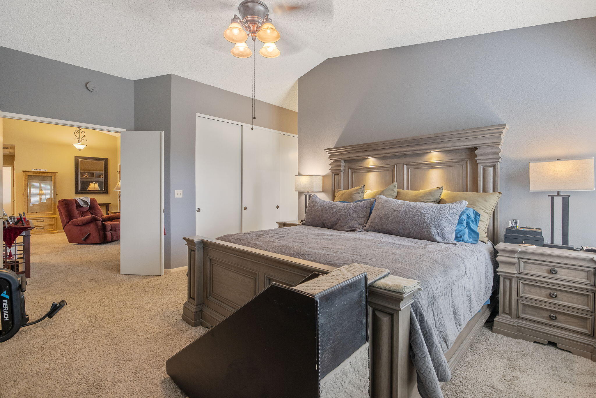 1443 E Vassar Dr, Visalia, CA 93292