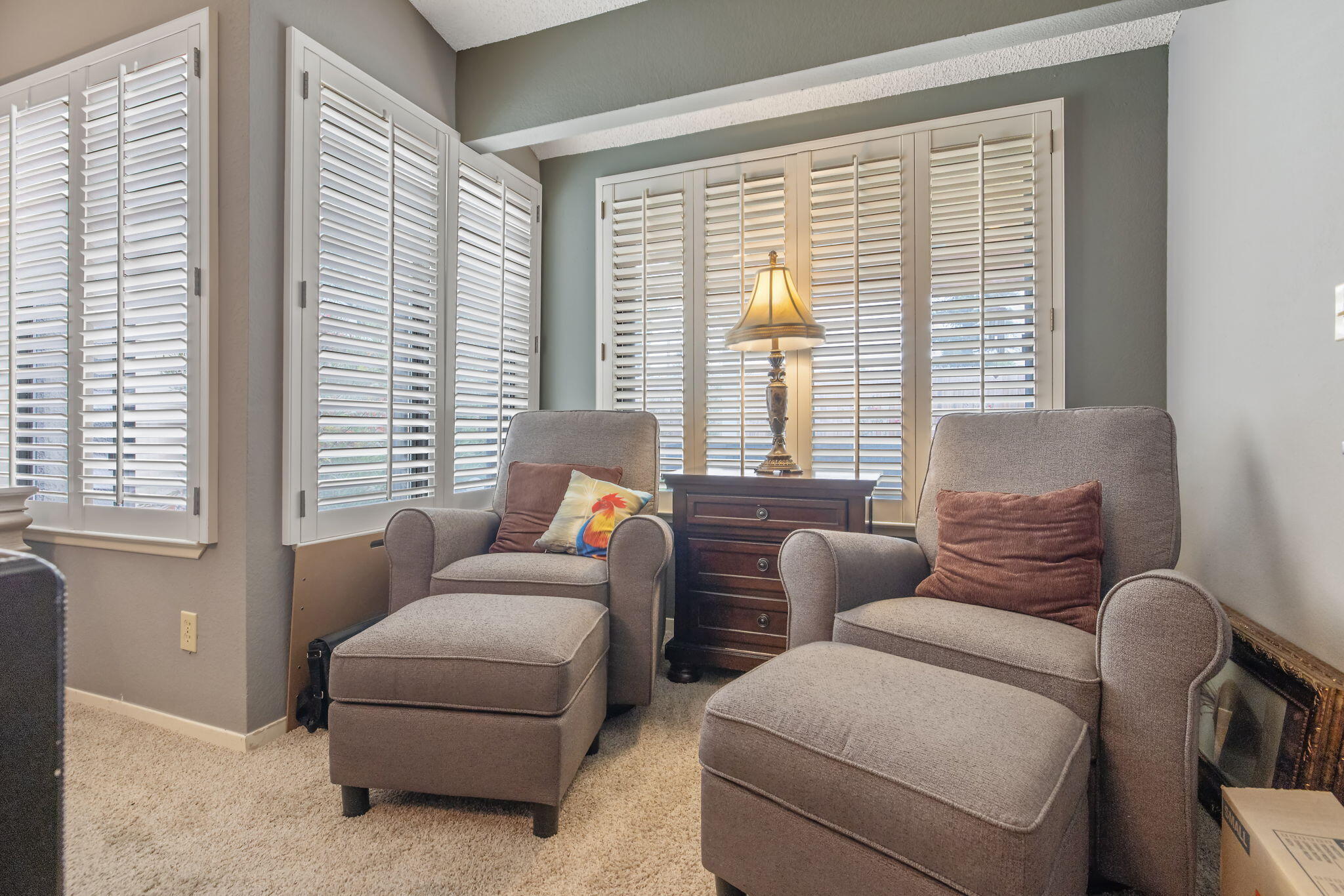 1443 E Vassar Dr, Visalia, CA 93292