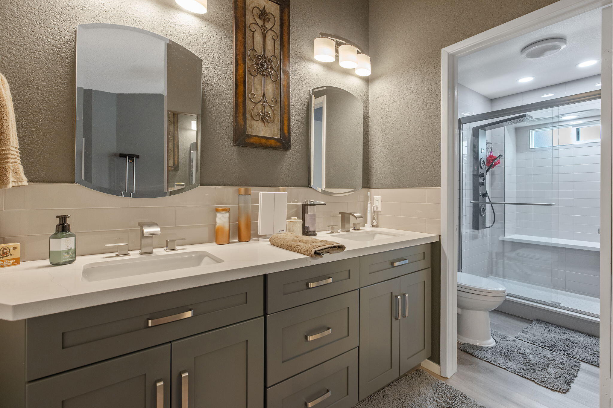 1443 E Vassar Dr, Visalia, CA 93292