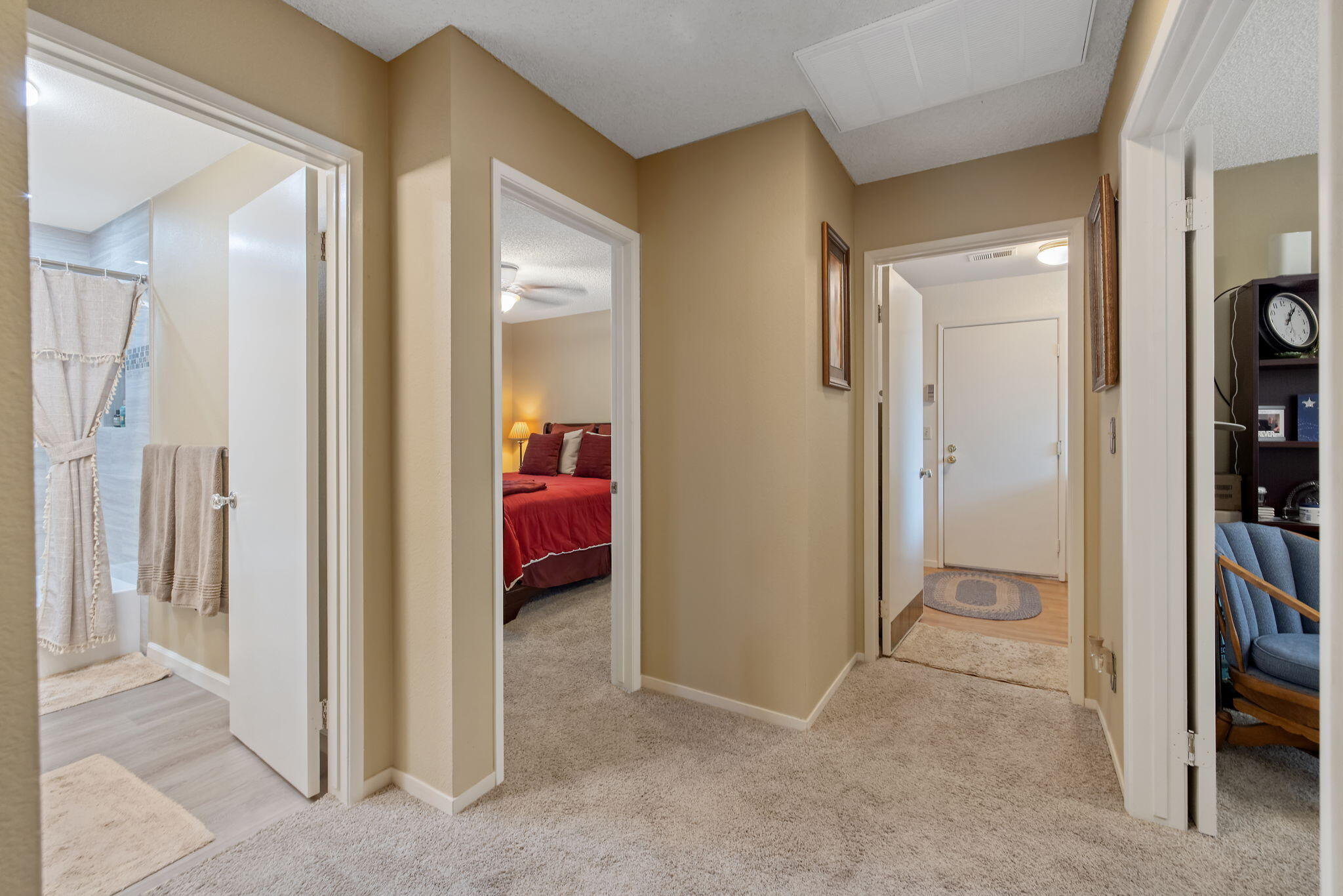 1443 E Vassar Dr, Visalia, CA 93292