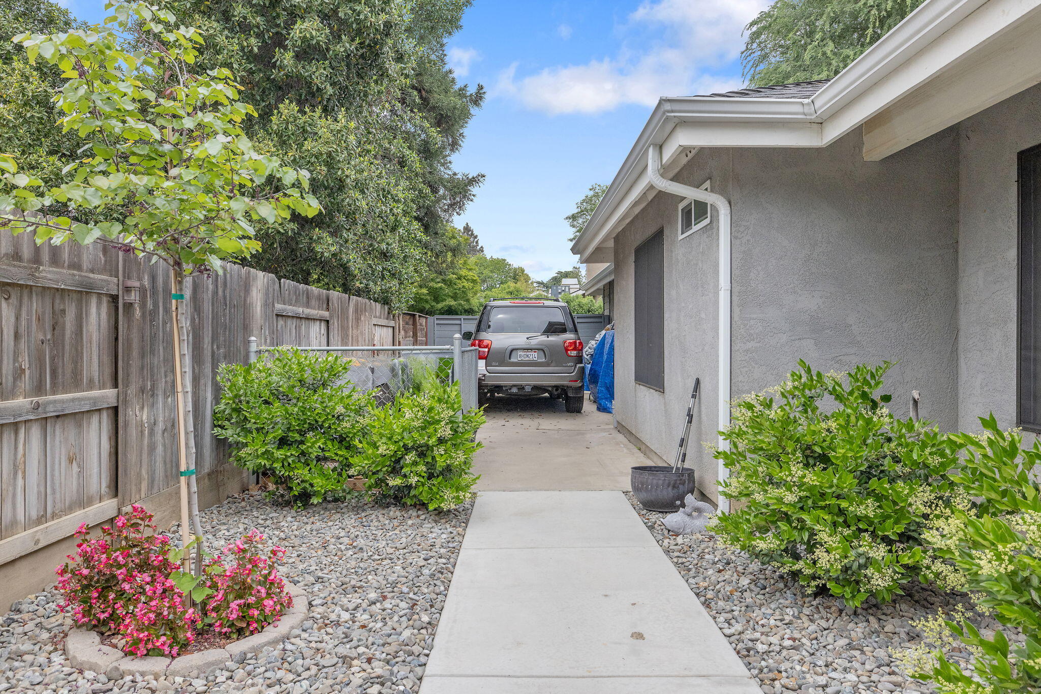 1443 E Vassar Dr, Visalia, CA 93292