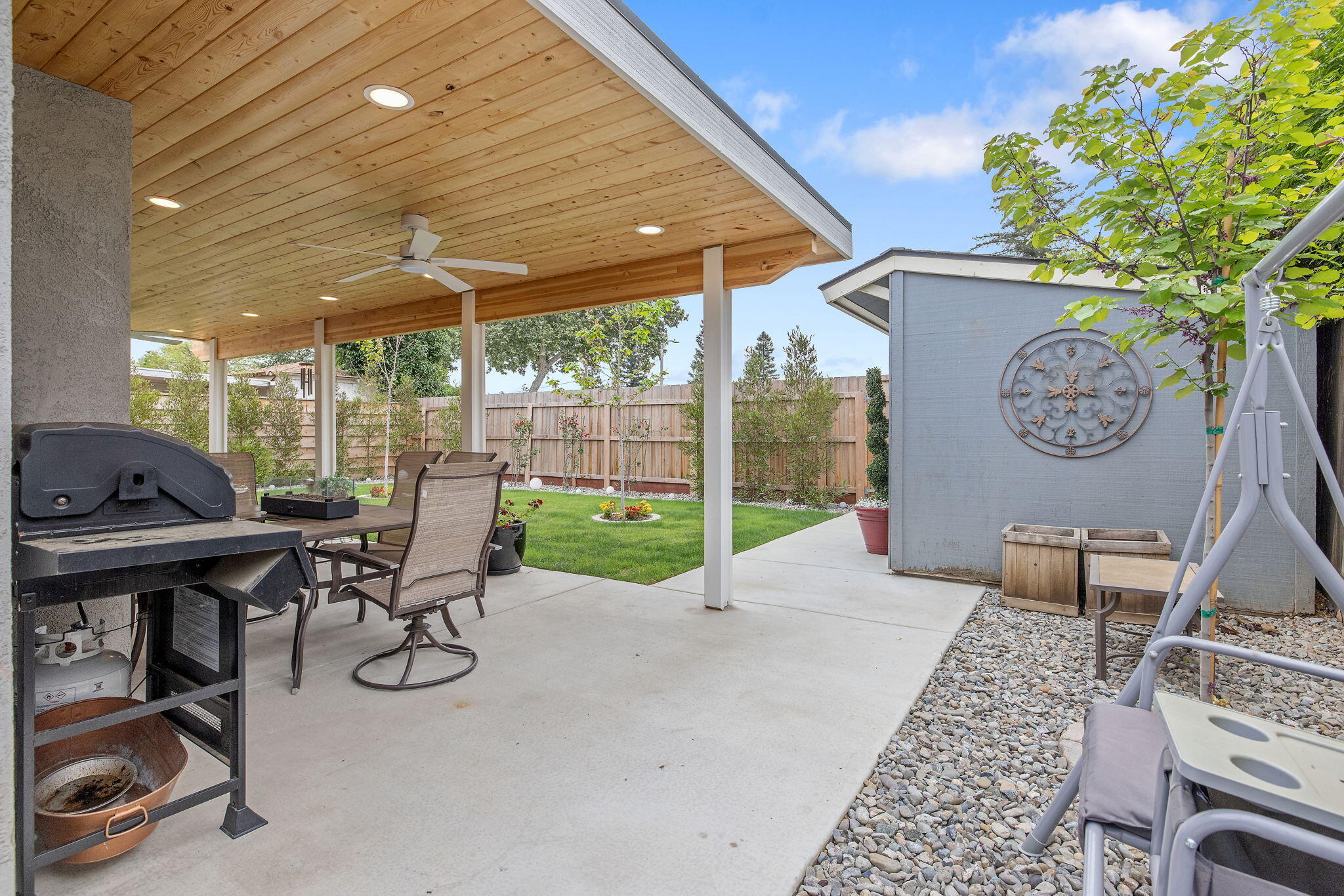 1443 E Vassar Dr, Visalia, CA 93292