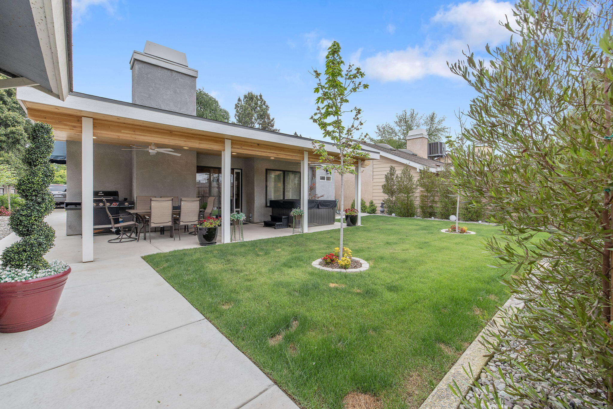 1443 E Vassar Dr, Visalia, CA 93292