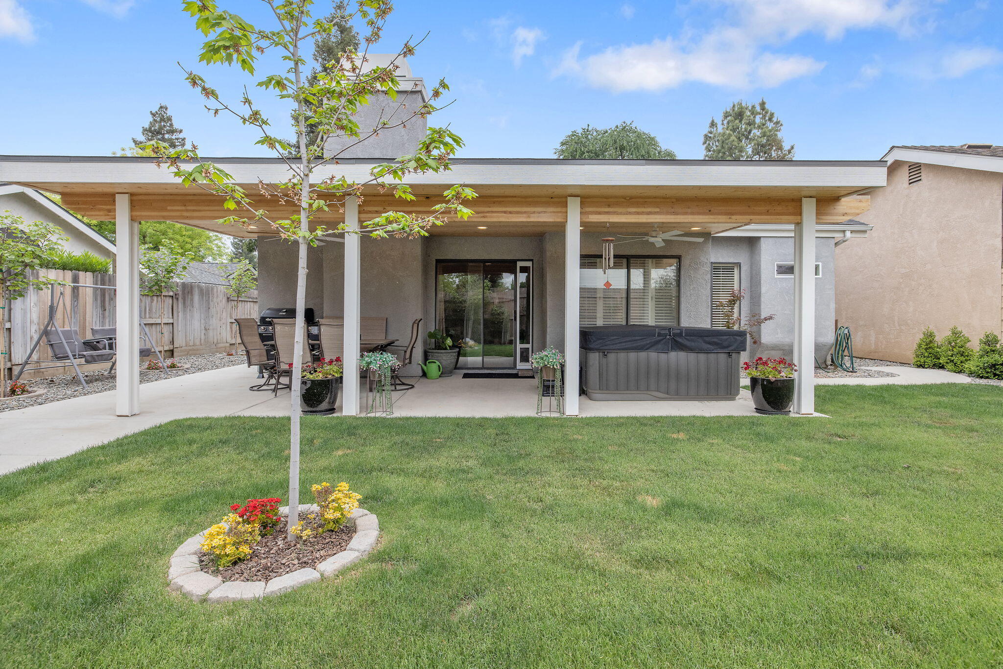 1443 E Vassar Dr, Visalia, CA 93292