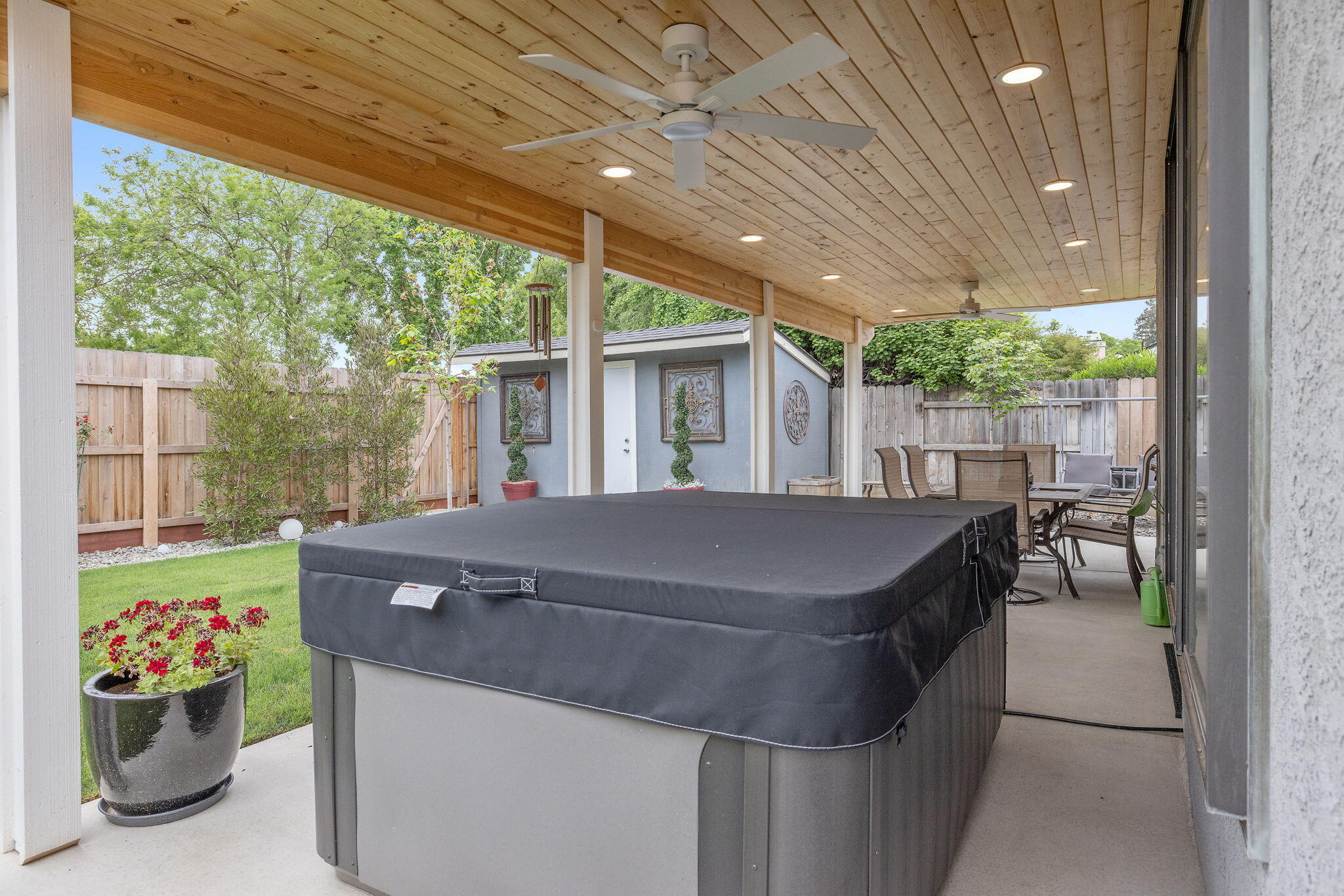 1443 E Vassar Dr, Visalia, CA 93292