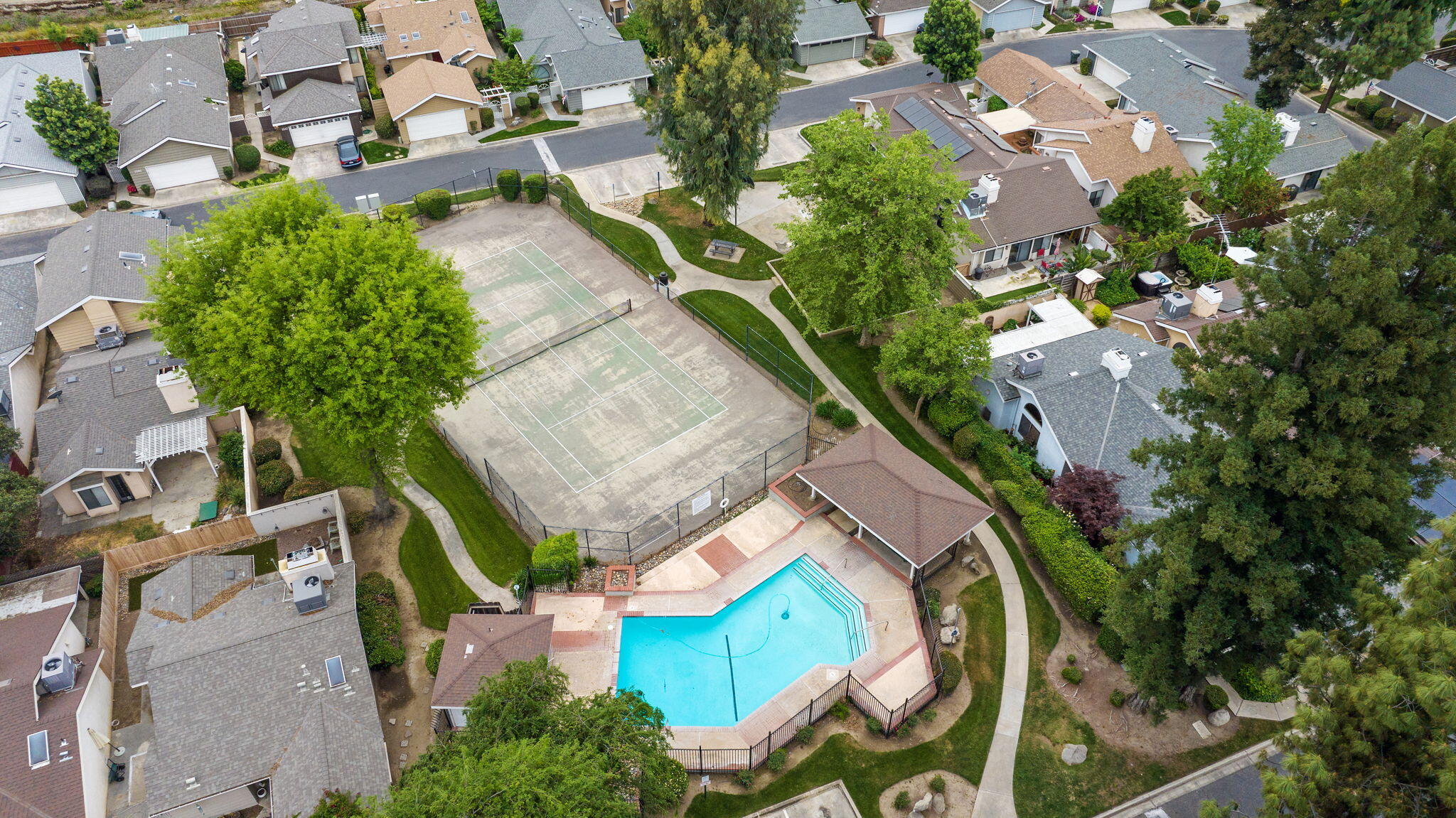 1443 E Vassar Dr, Visalia, CA 93292