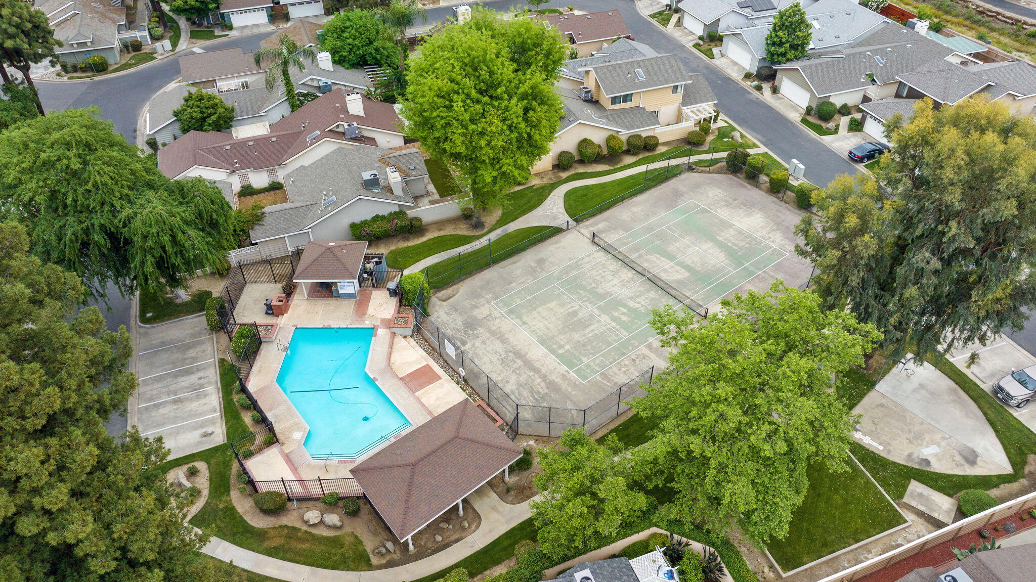 1443 E Vassar Dr, Visalia, CA 93292