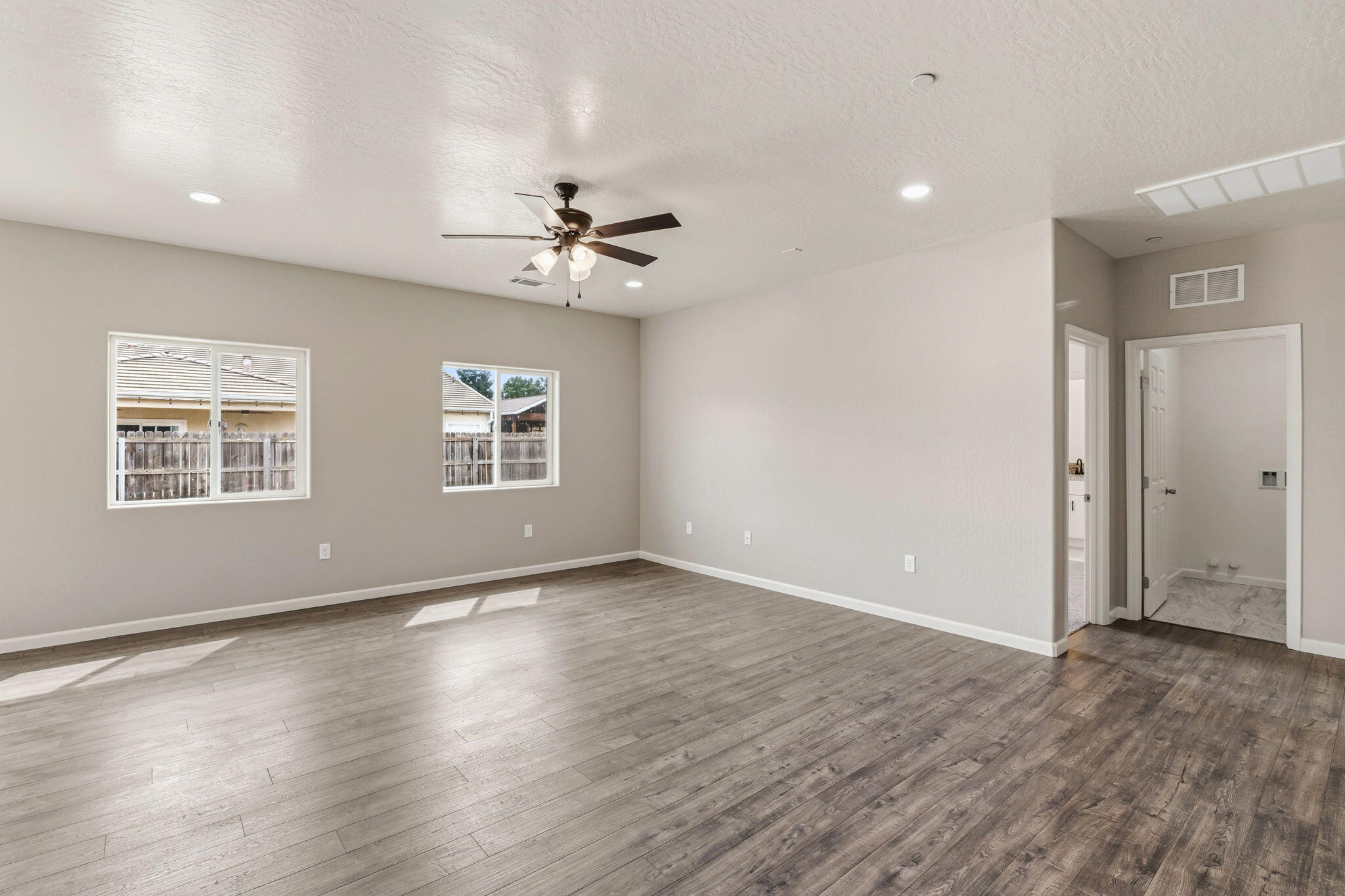 3441 E Douglas Ave, Visalia, CA 93292