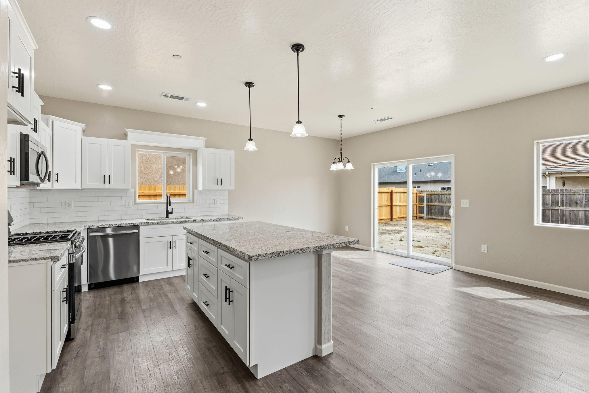 3441 E Douglas Ave, Visalia, CA 93292