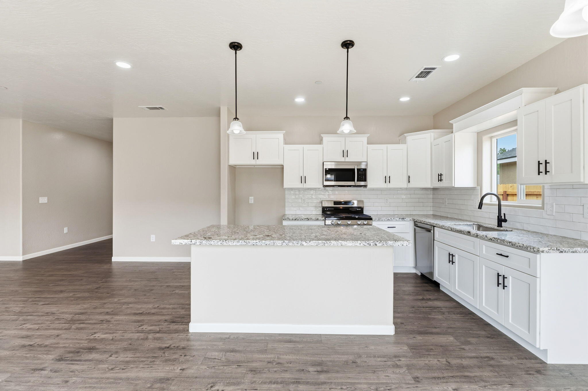 3441 E Douglas Ave, Visalia, CA 93292