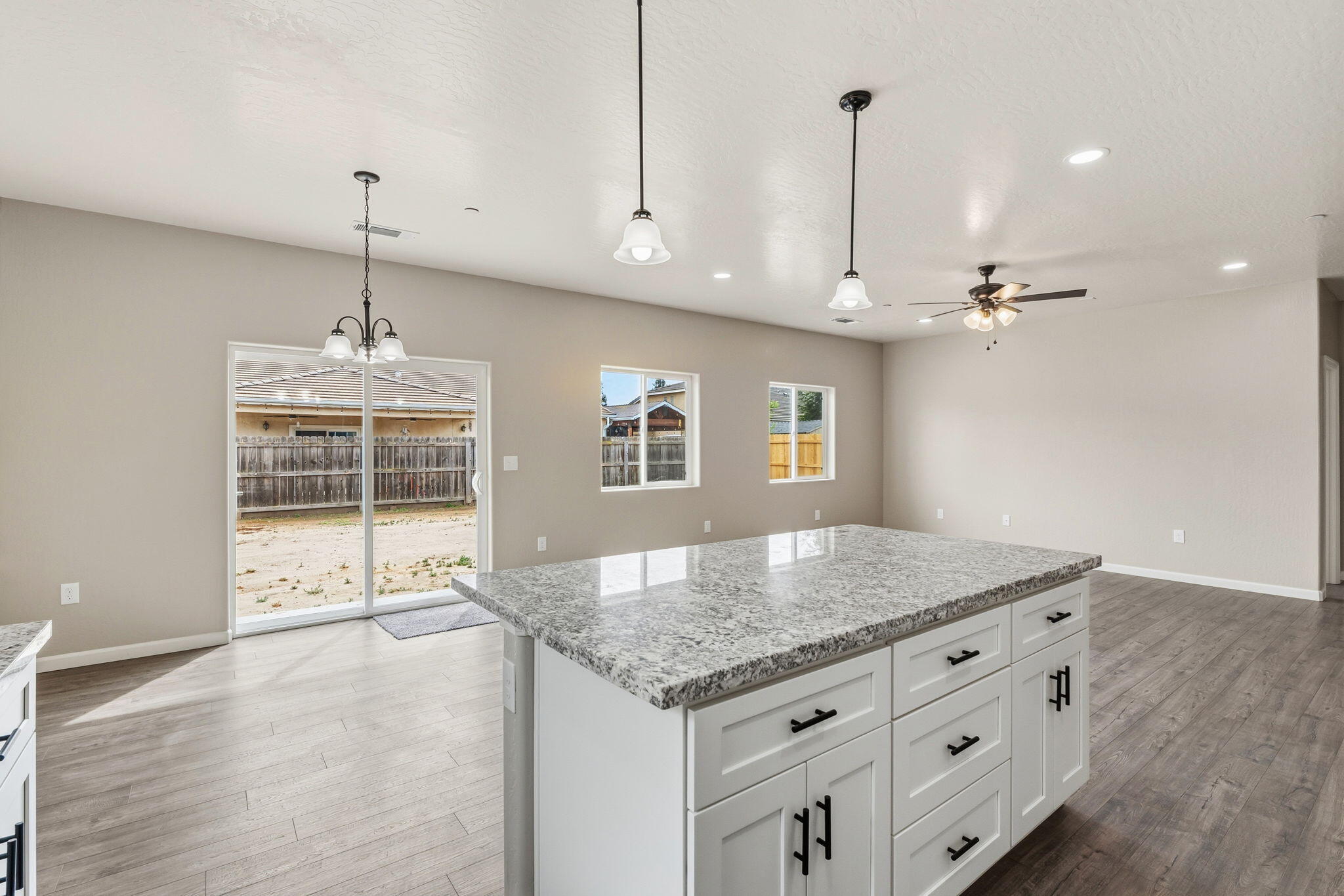 3441 E Douglas Ave, Visalia, CA 93292