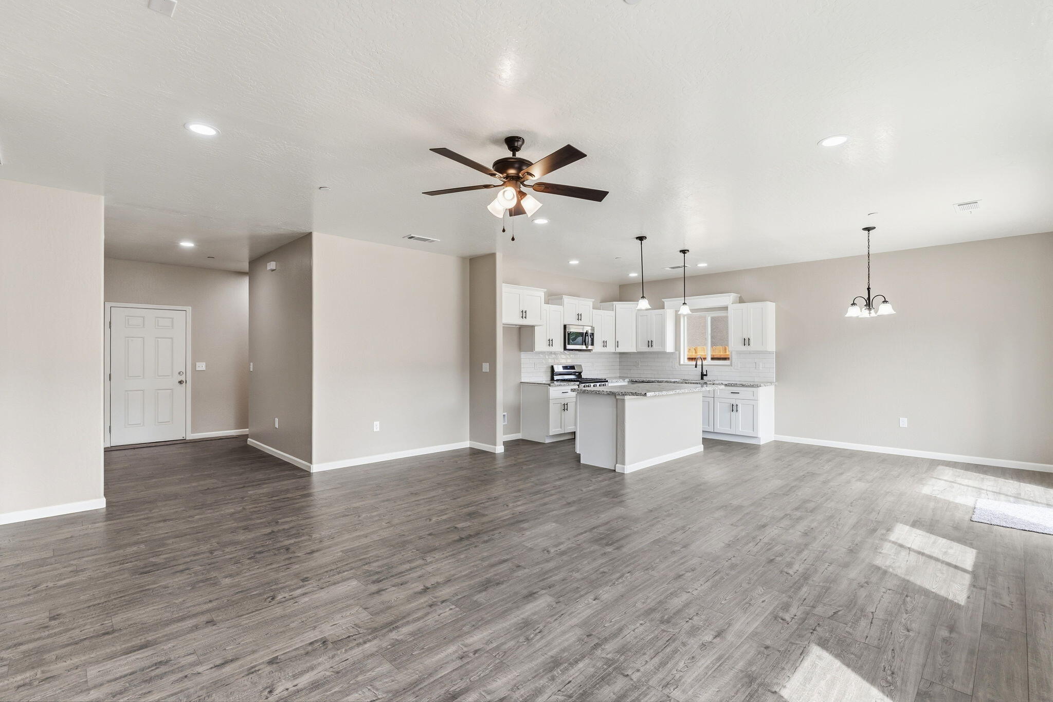 3441 E Douglas Ave, Visalia, CA 93292