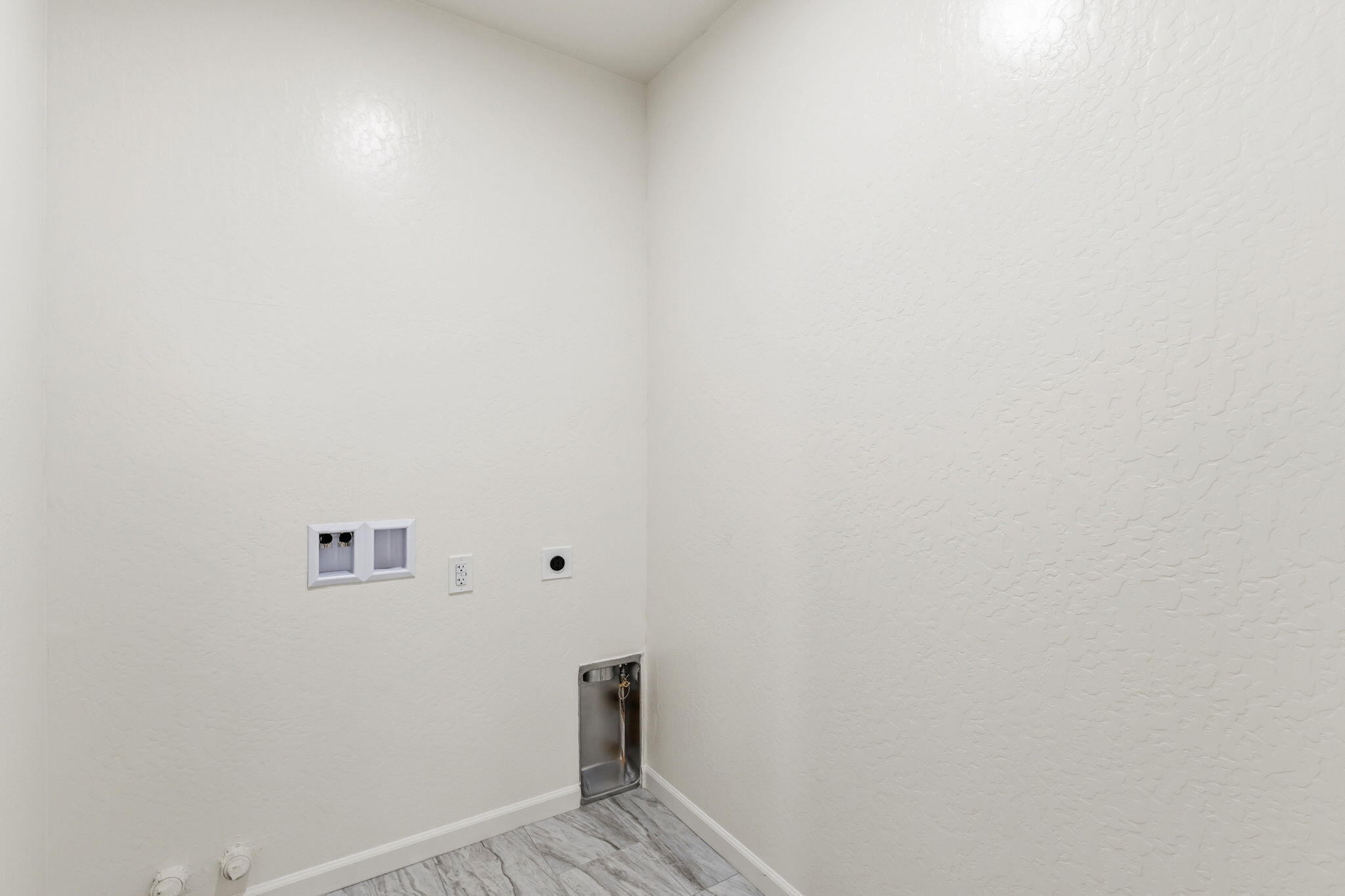 3441 E Douglas Ave, Visalia, CA 93292