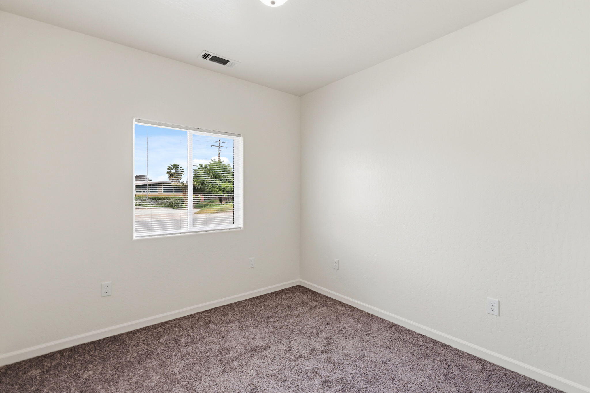 3441 E Douglas Ave, Visalia, CA 93292