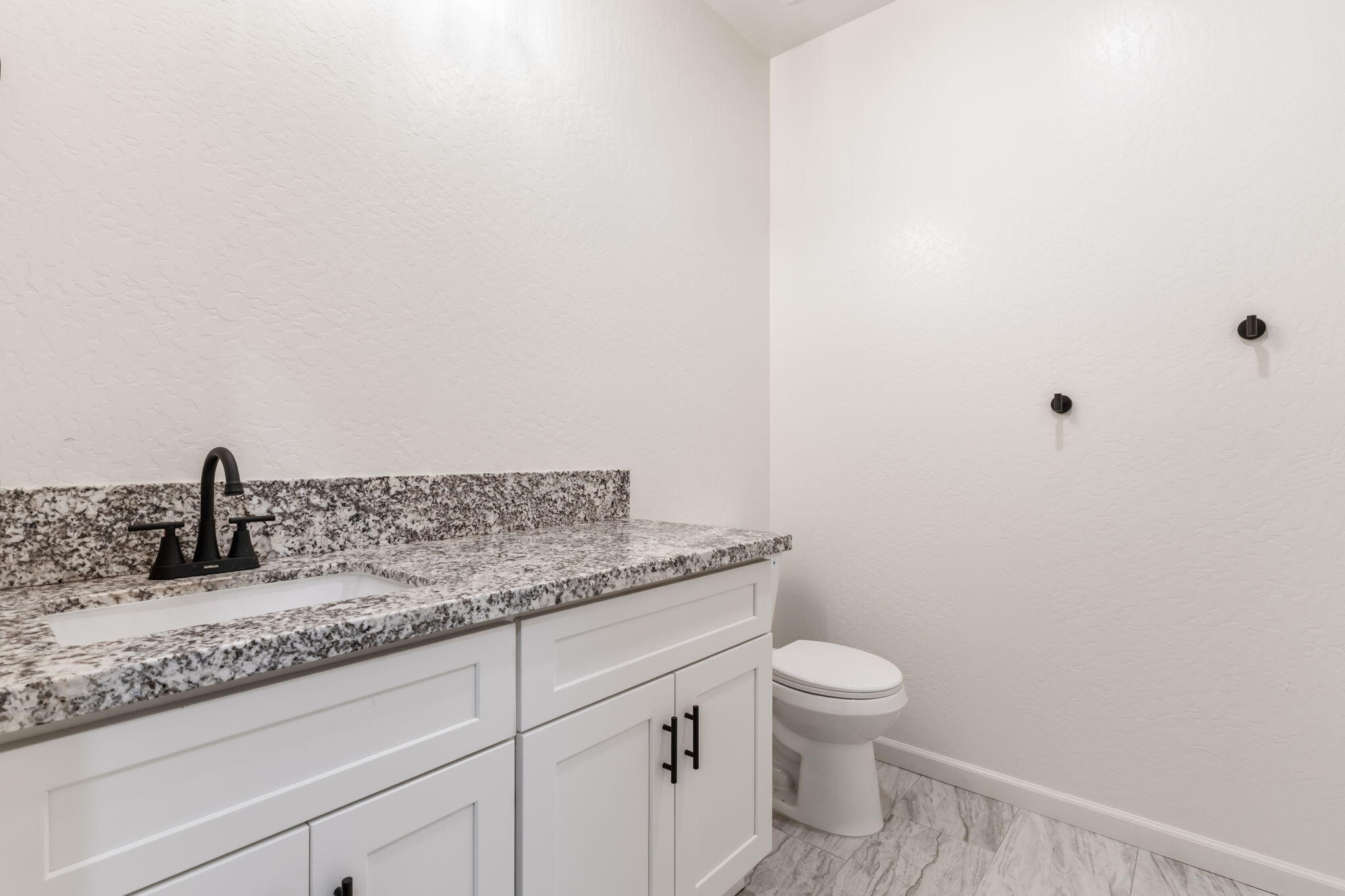 3441 E Douglas Ave, Visalia, CA 93292