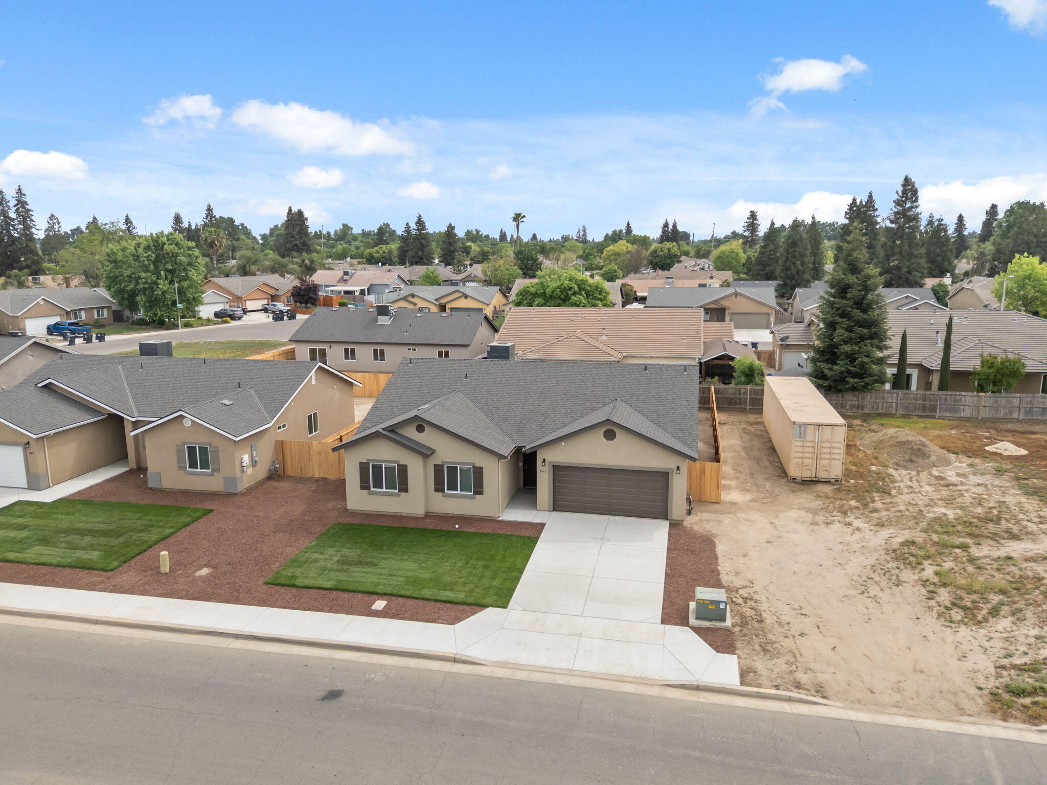 3441 E Douglas Ave, Visalia, CA 93292