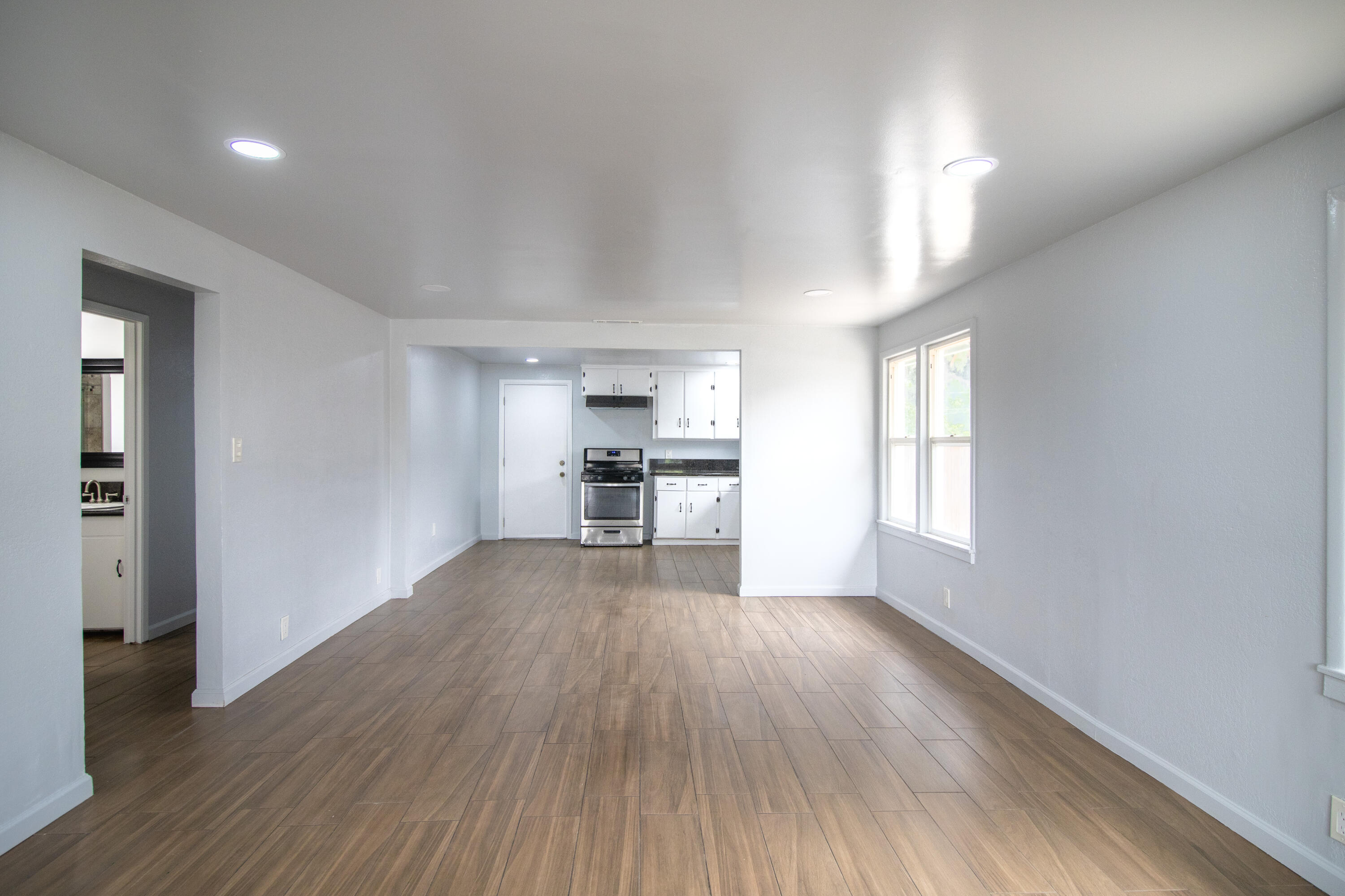 818 W W Sweet Ave, Visalia, CA 93291