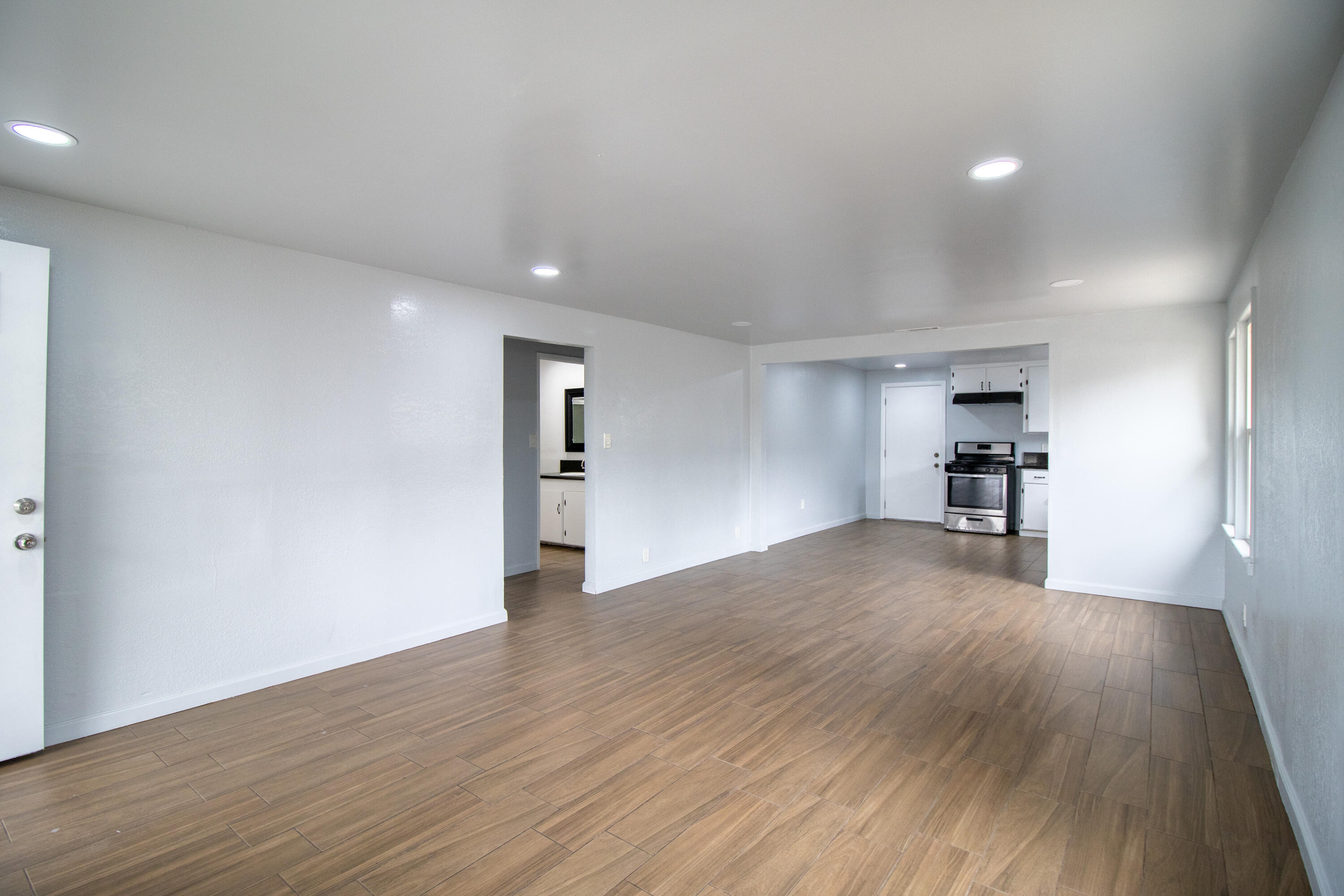 818 W W Sweet Ave, Visalia, CA 93291