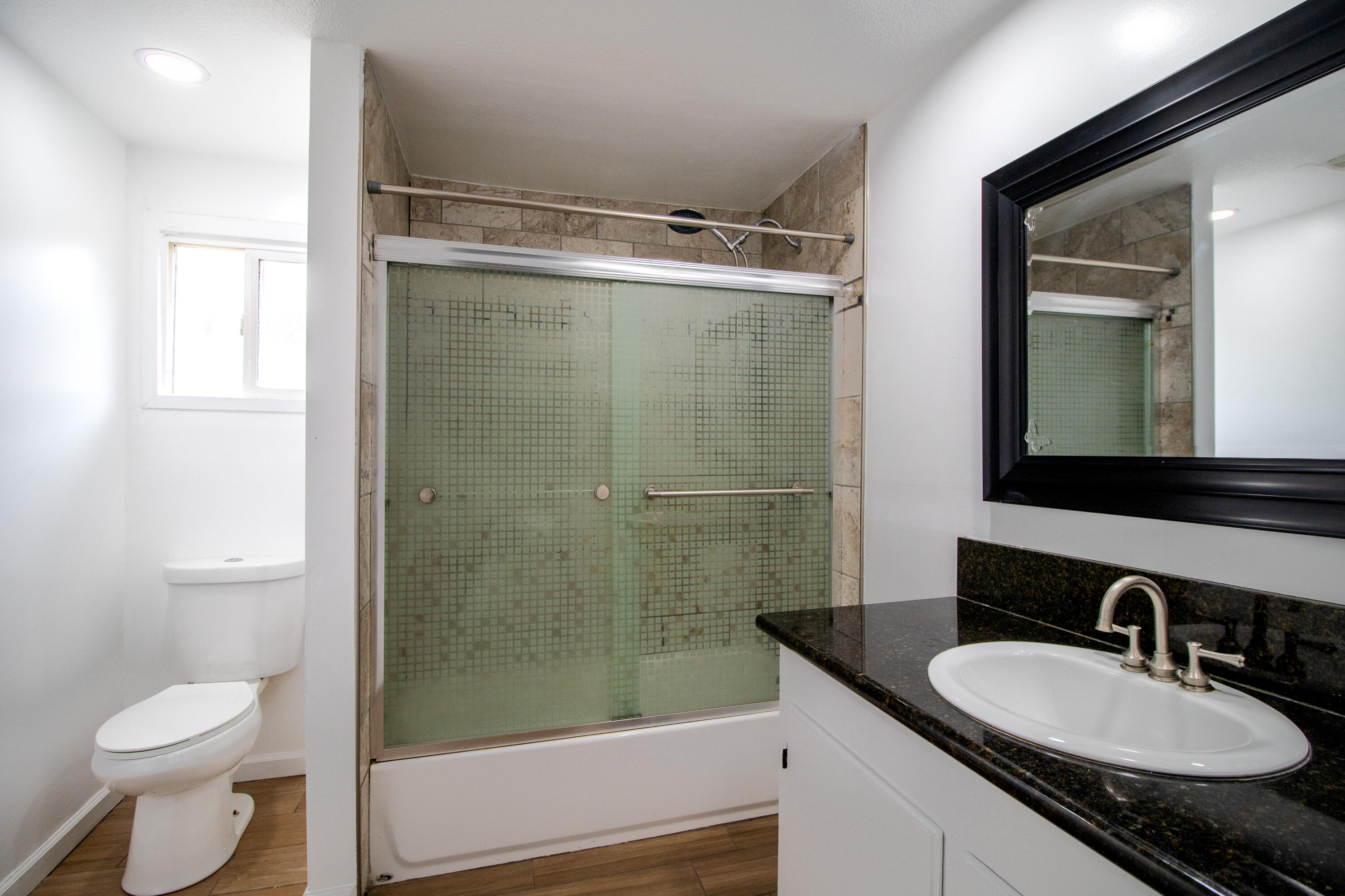 818 W W Sweet Ave, Visalia, CA 93291