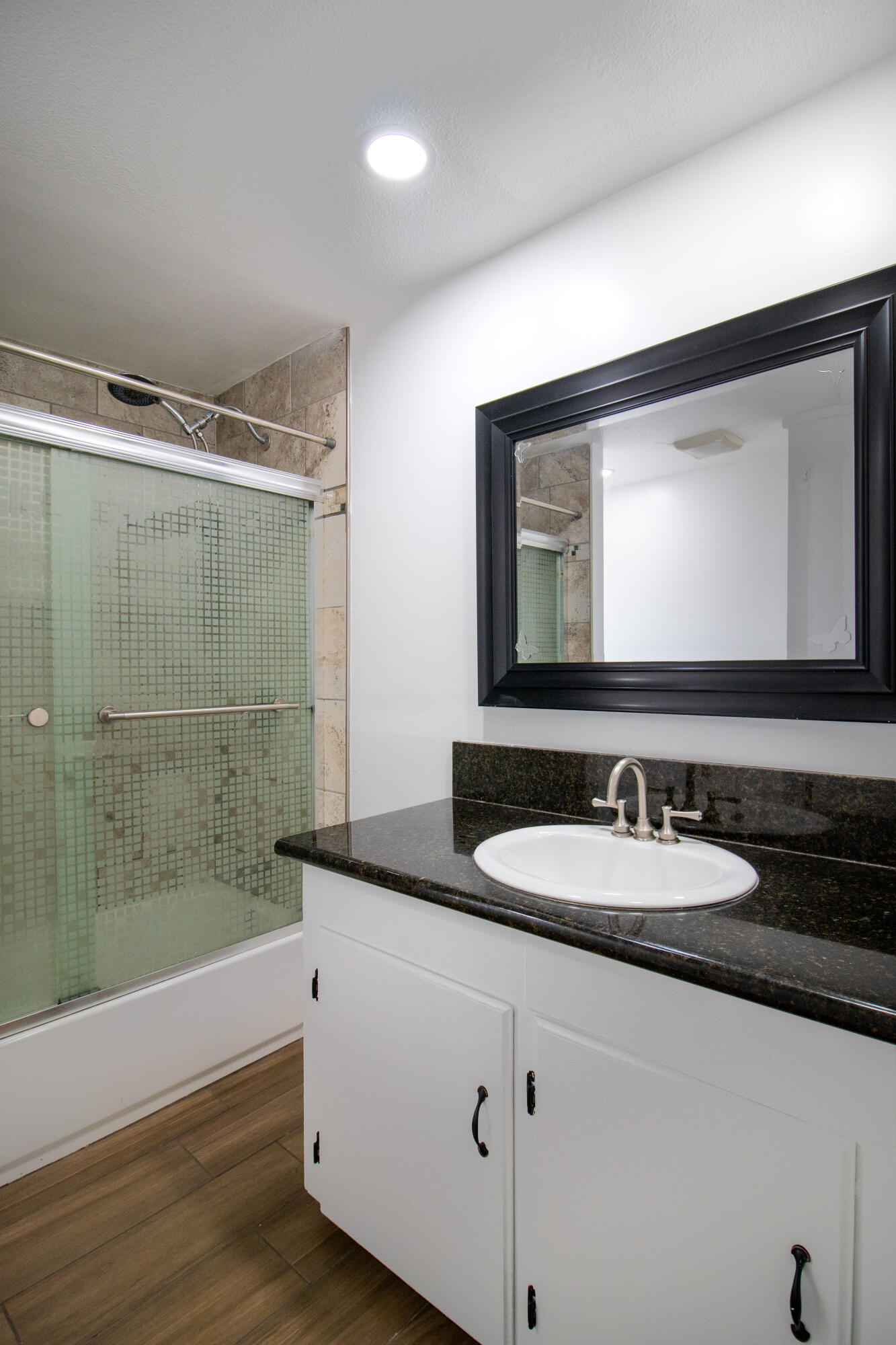 818 W W Sweet Ave, Visalia, CA 93291